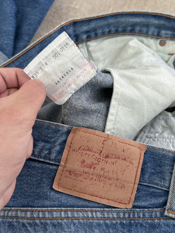 1990s Levis Faded Blue 501 Released Hem (35X32)