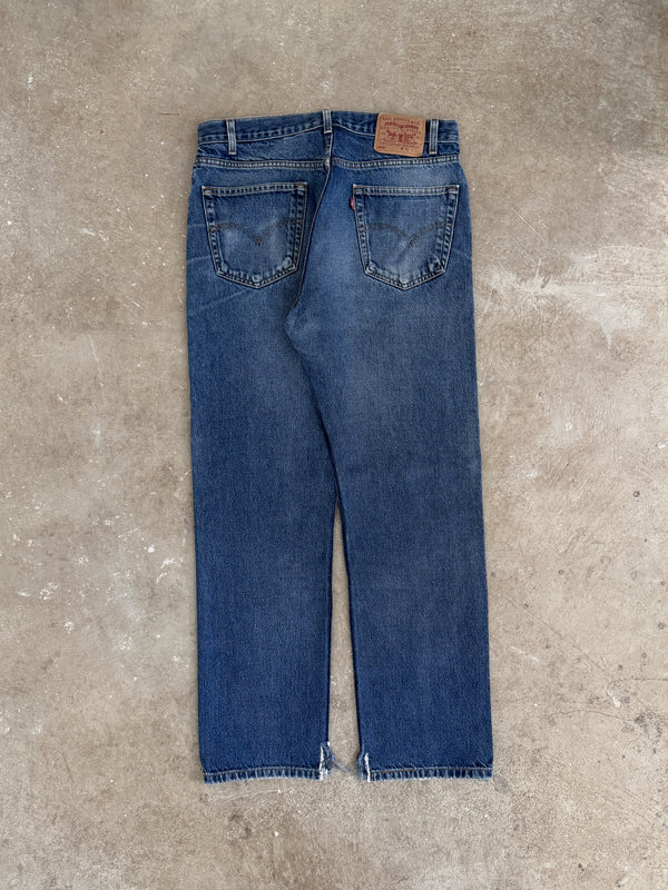 Early 00s Levis Faded Blue 505 (34X30)