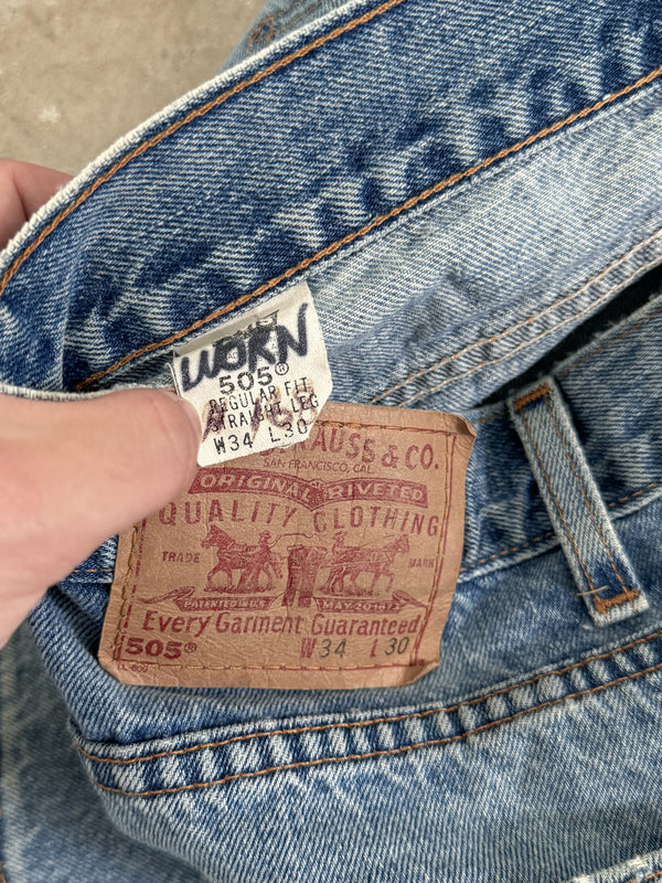 Early 00s Levis Faded Blue 505 Released Hem (33X30)