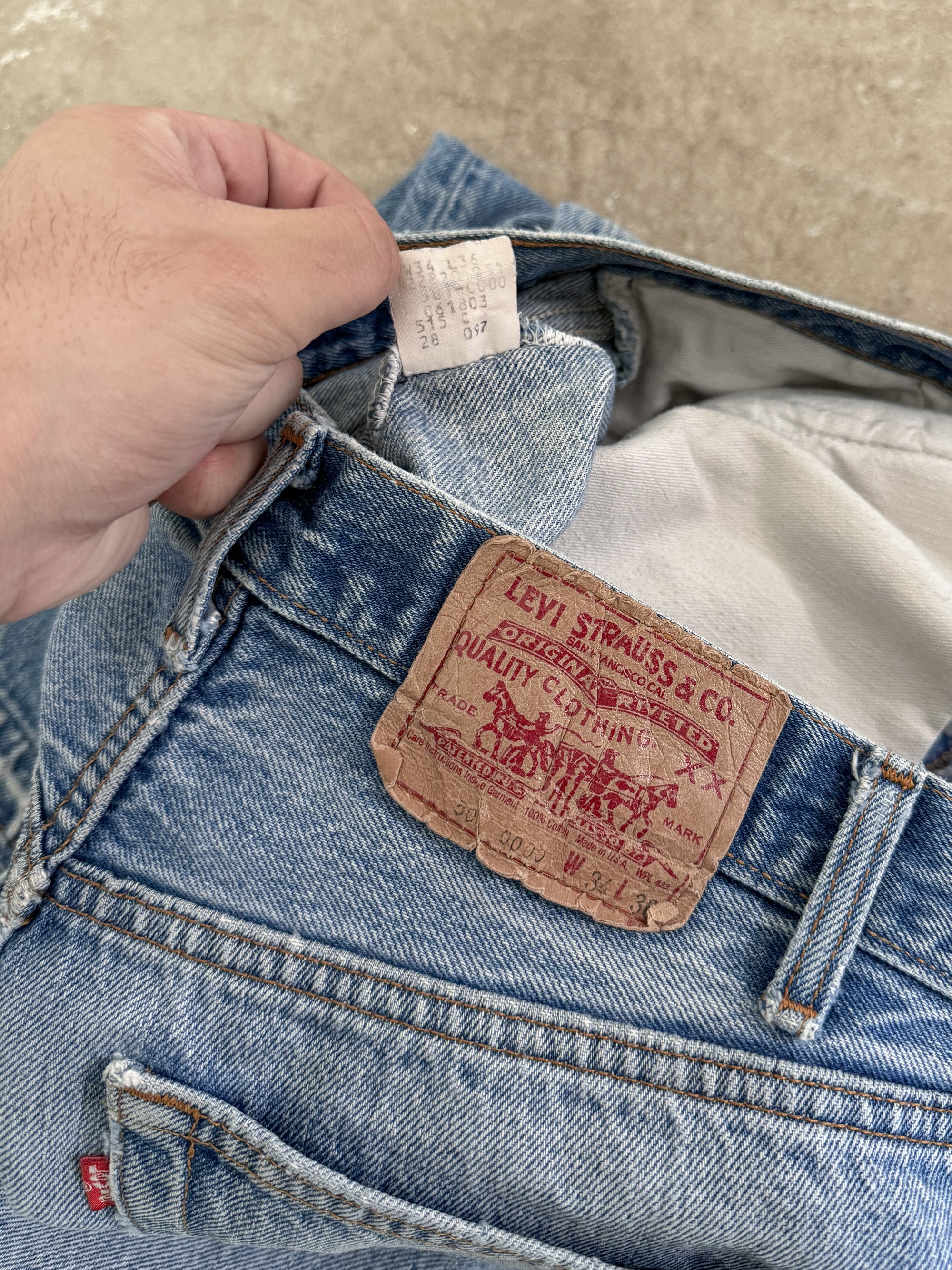 1980s Levis Faded Blue 501 Released Hem (30X32)