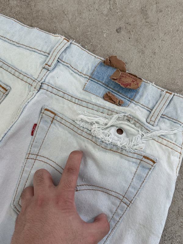 1990s Levis Dirty Pale Blue 550 Released Hem (33X29)