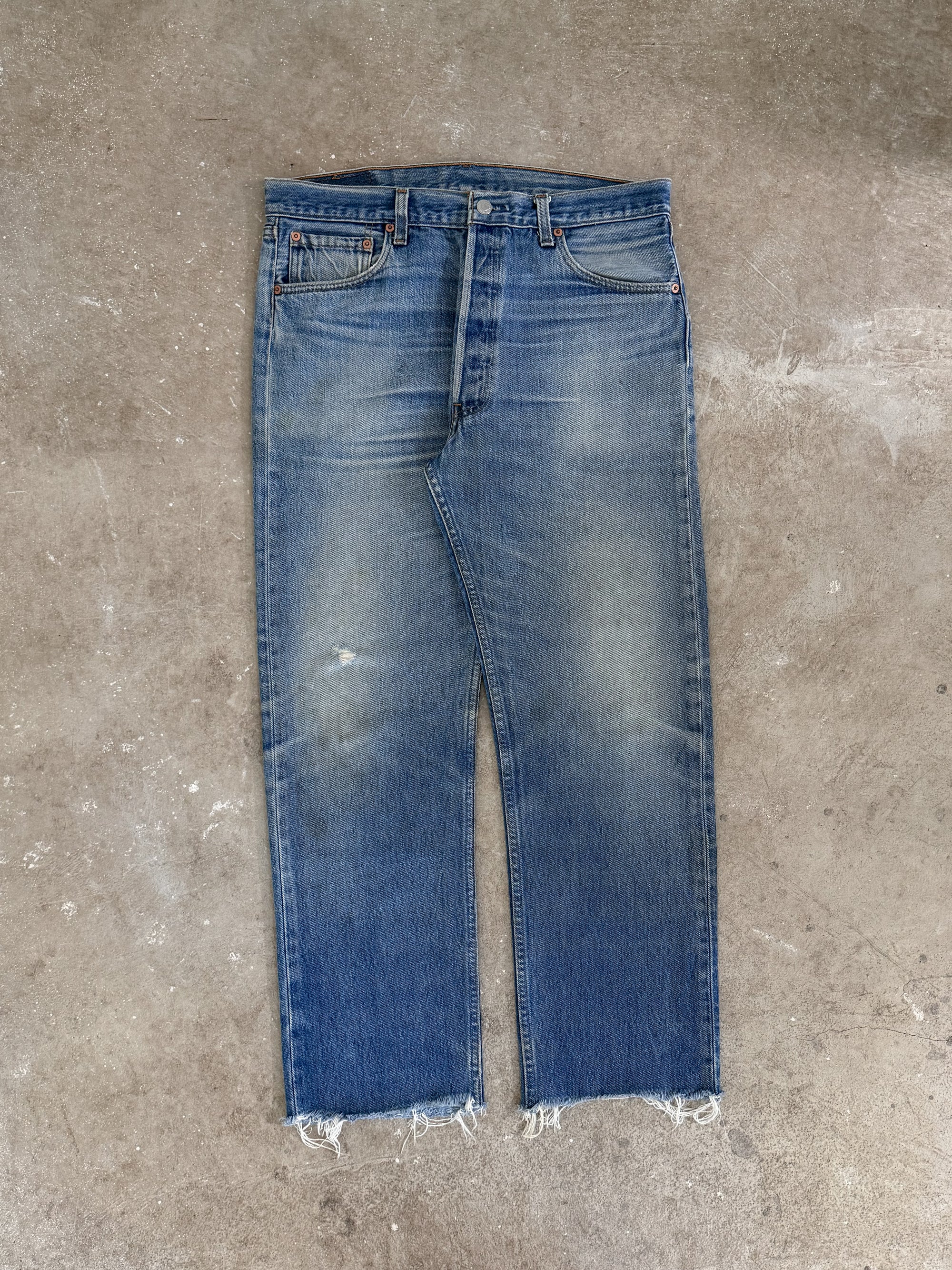 1990s Levis Faded Blue 501 Raw Hem (33X27)