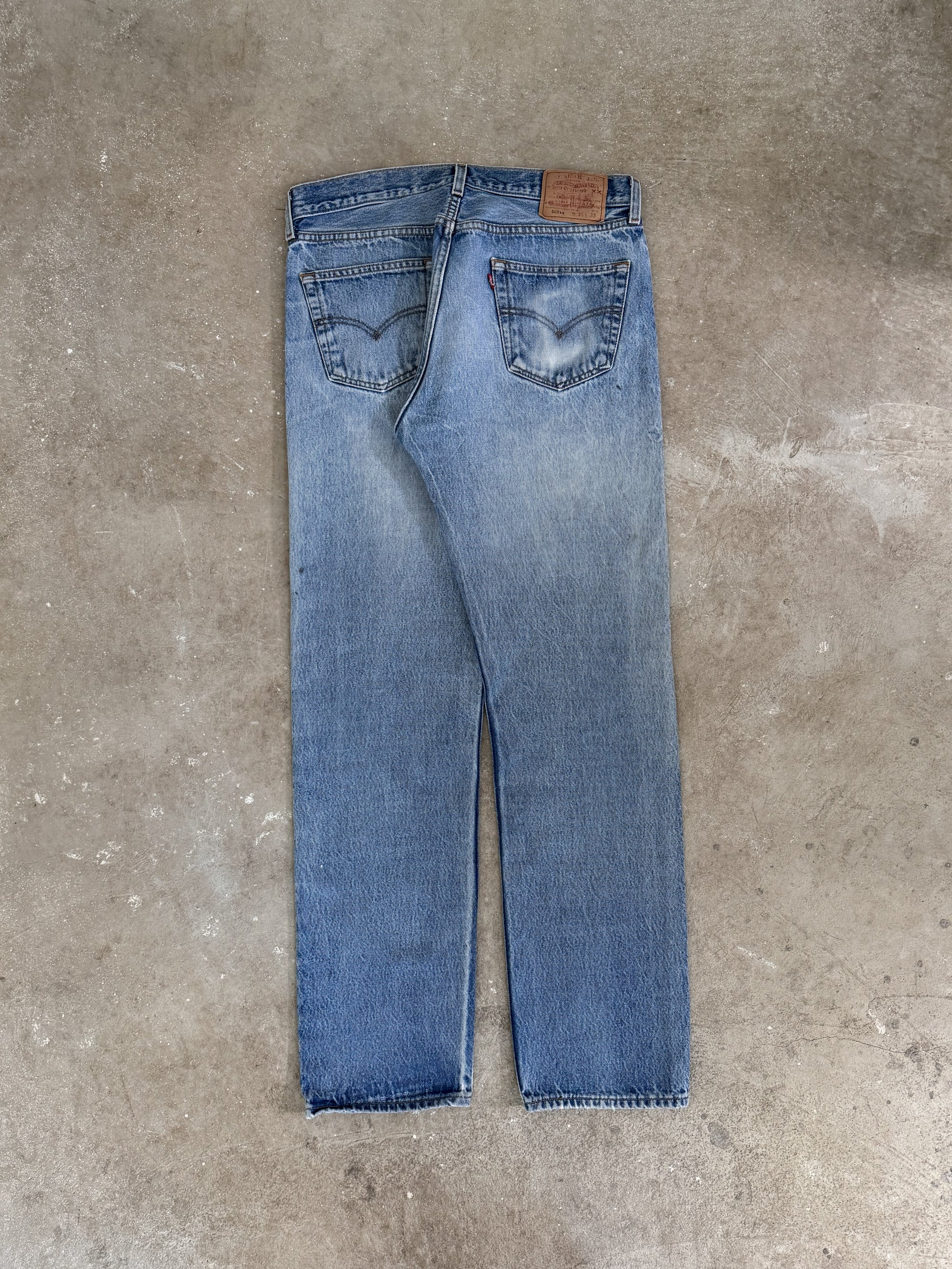 Early 00s Levis Faded Blue 501 (33X33)