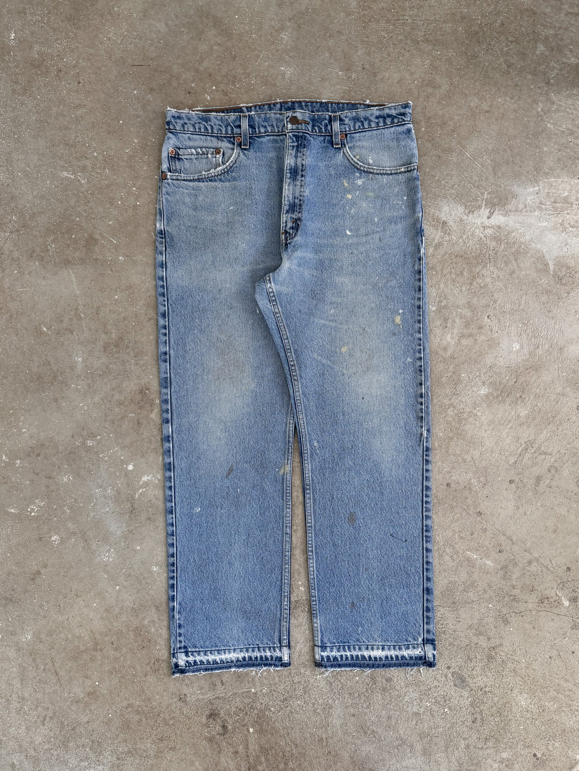 1990s Levis Faded Blue 505 Released Hem (34X28)