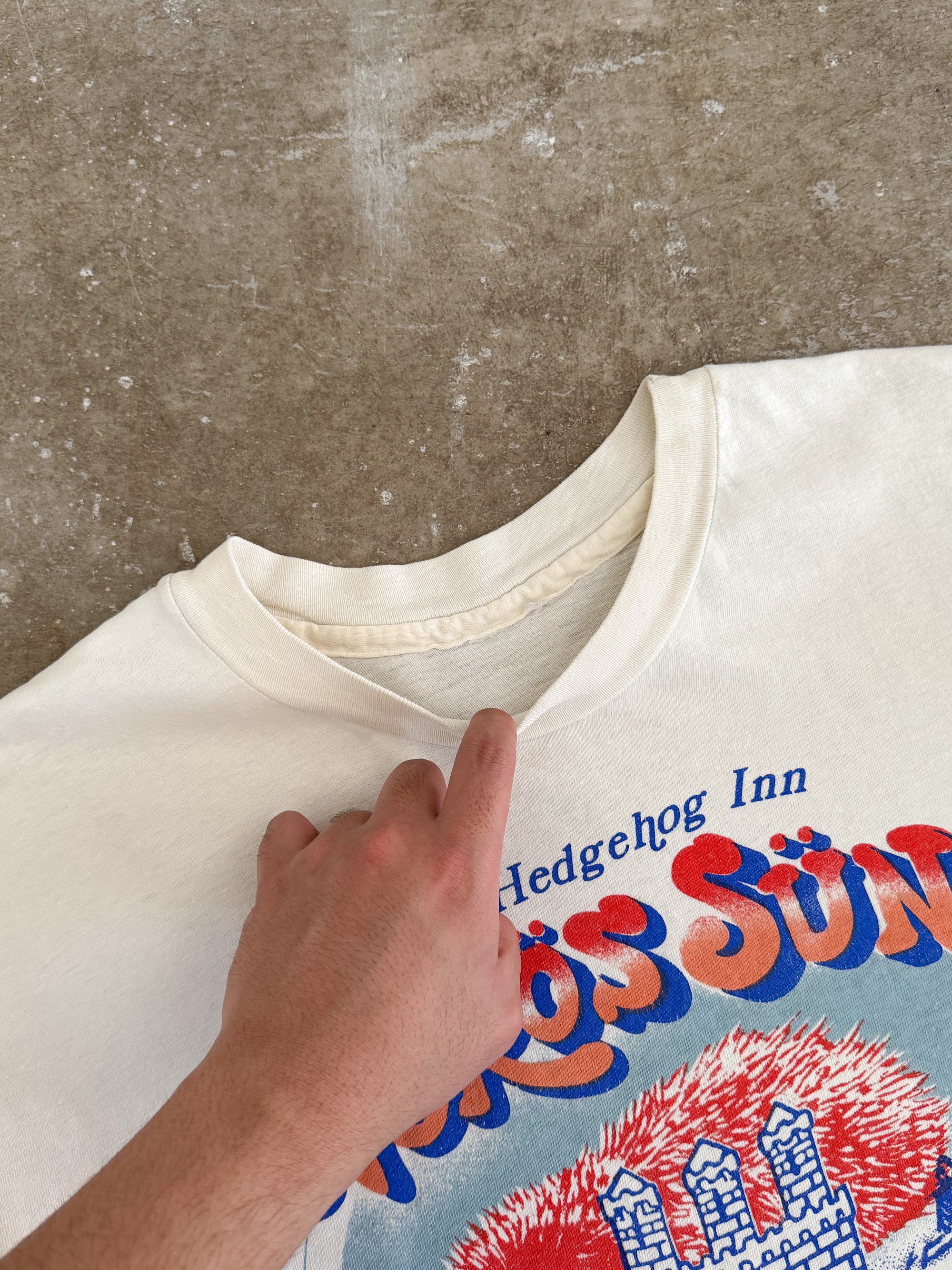 1990s "Red Hedgehog Inn" Tee (L)