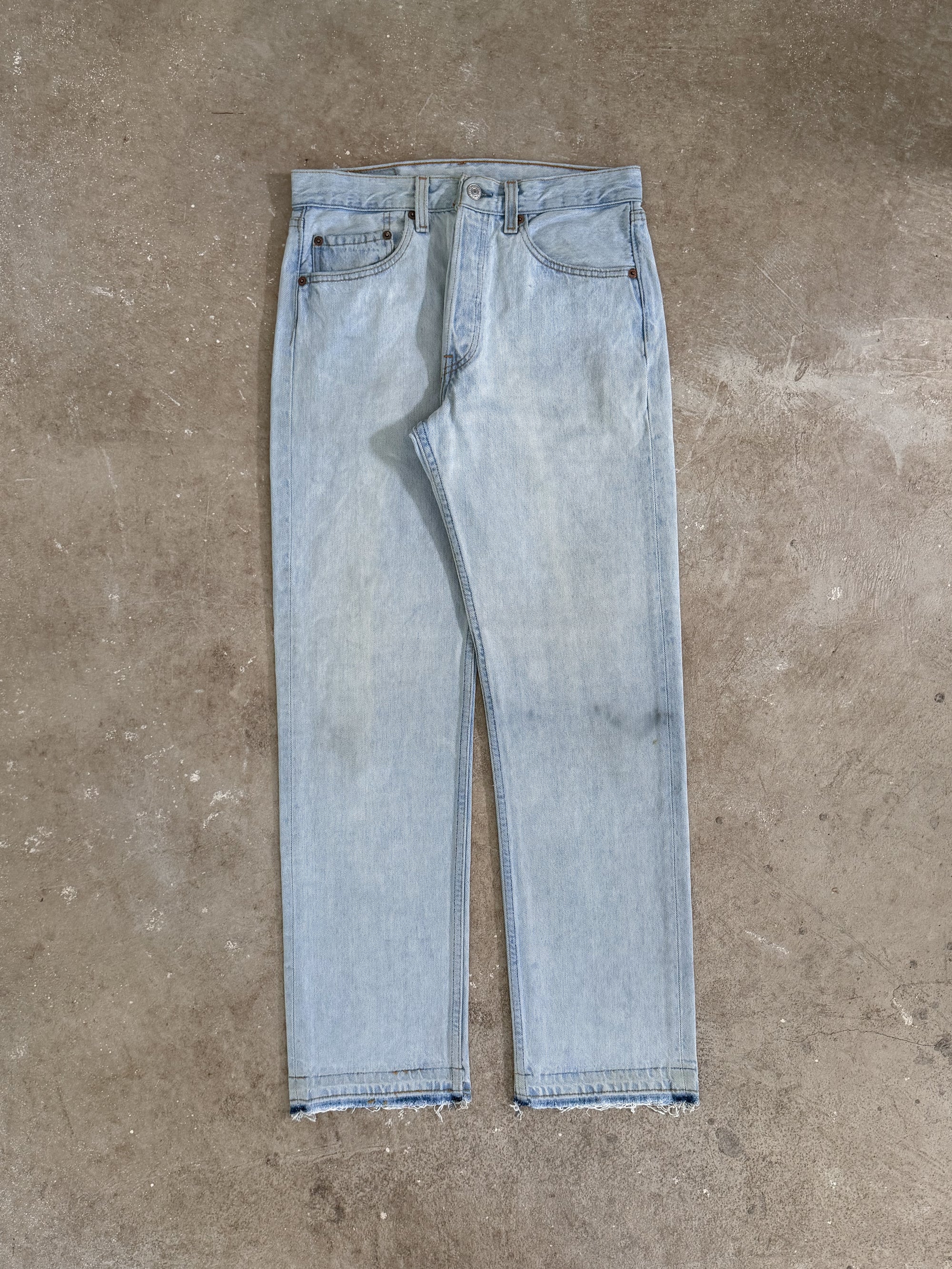 1990s Levis Light Blue 501 Released Hem (29X29)