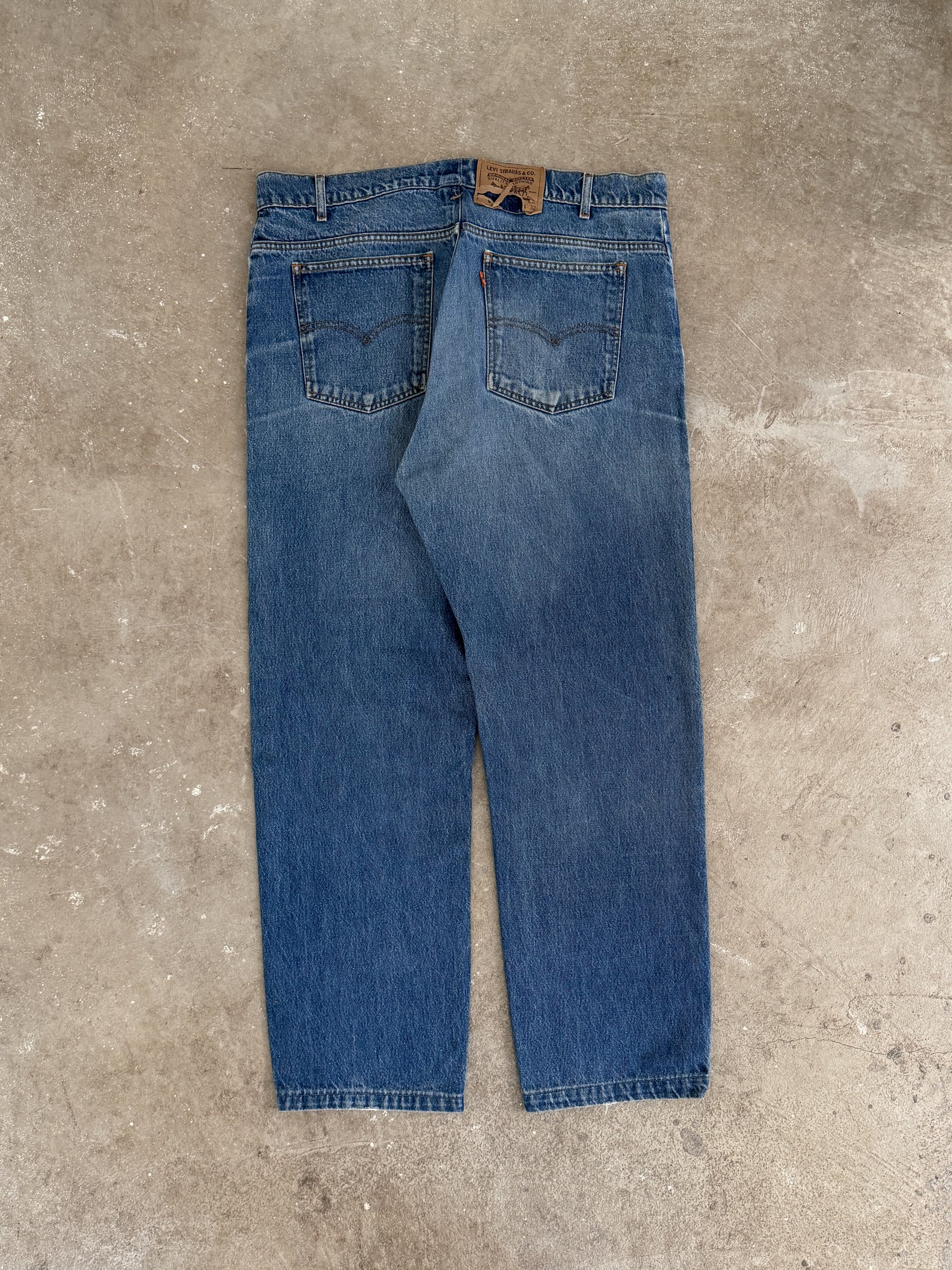 1990s Orange Tab Levis Faded Blue 505 (37X29)