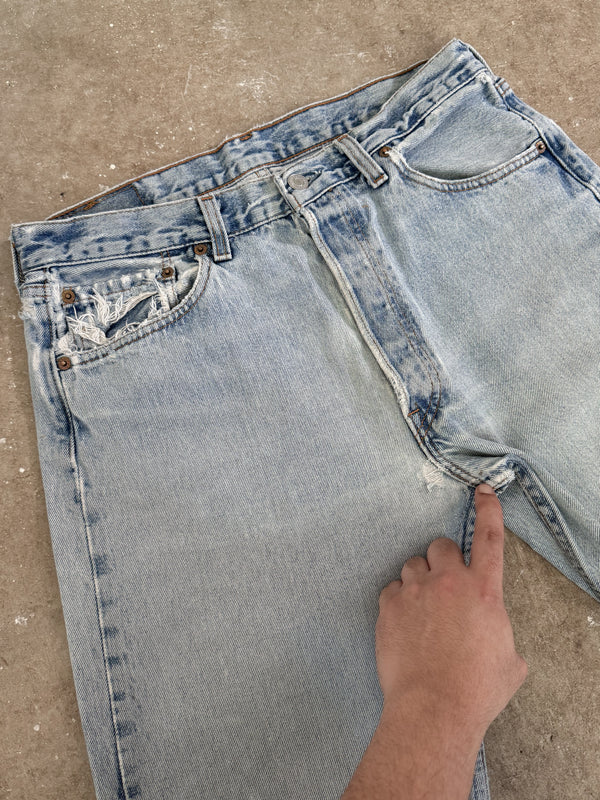 1990s Levis Faded Blue 501 Released Hem (31X31)