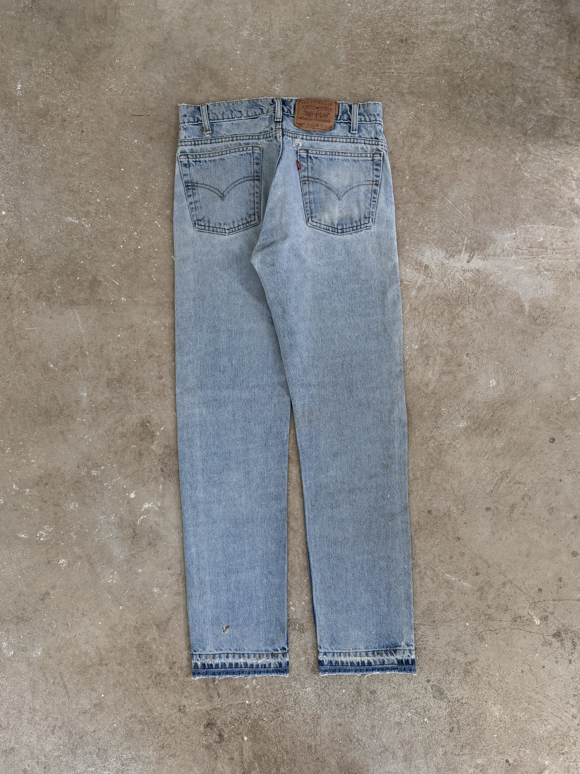 1990s Levis Faded Blue 505 Released Hem (30X32)