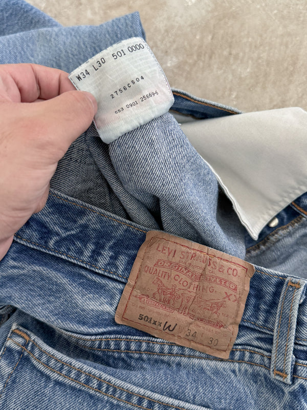 Early 00s Levis Faded Blue 501 Released Hem (31X27)