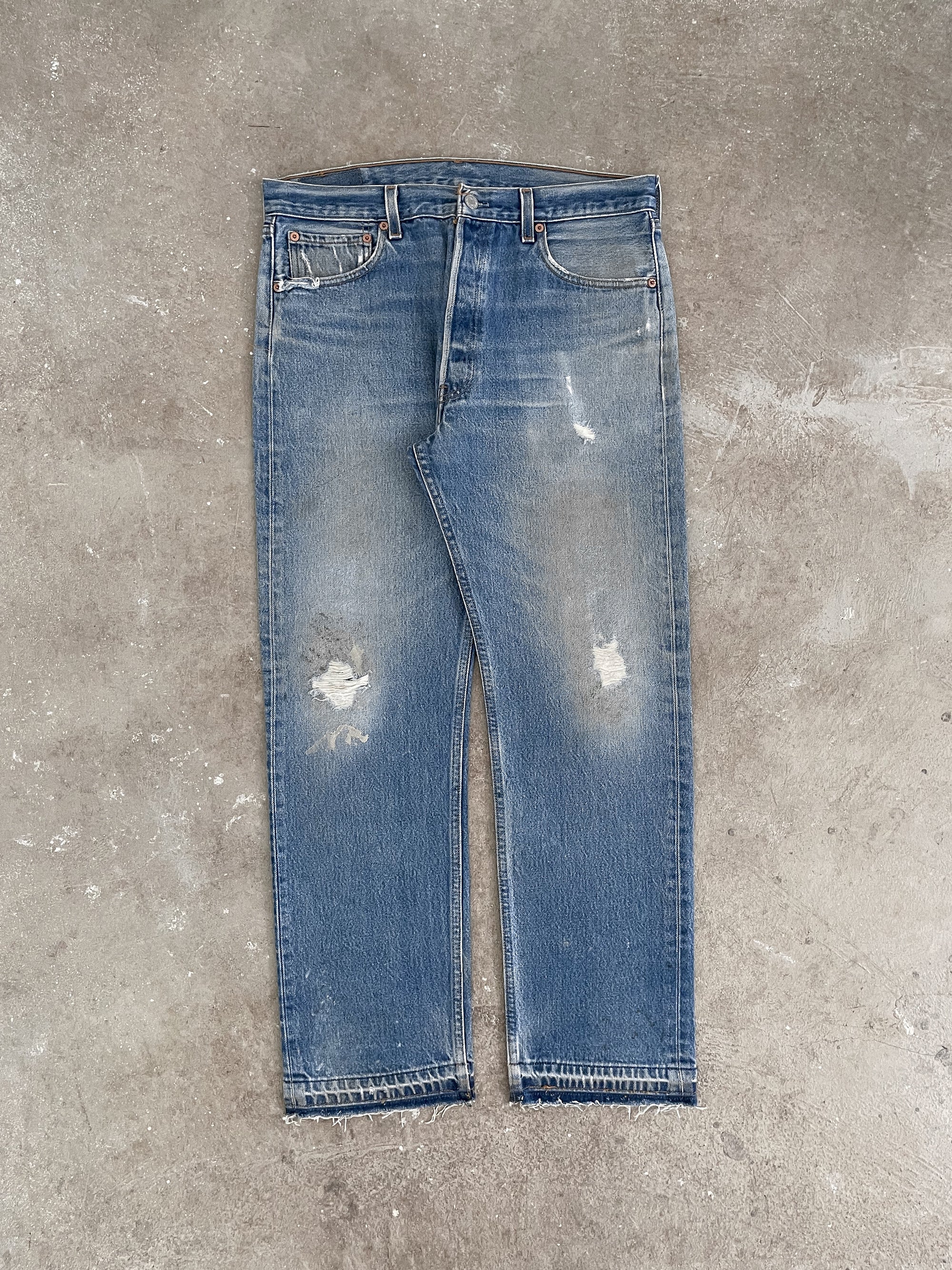 1990s/00s Levi’s Distressed Blue 501 Released Hem (33X29)