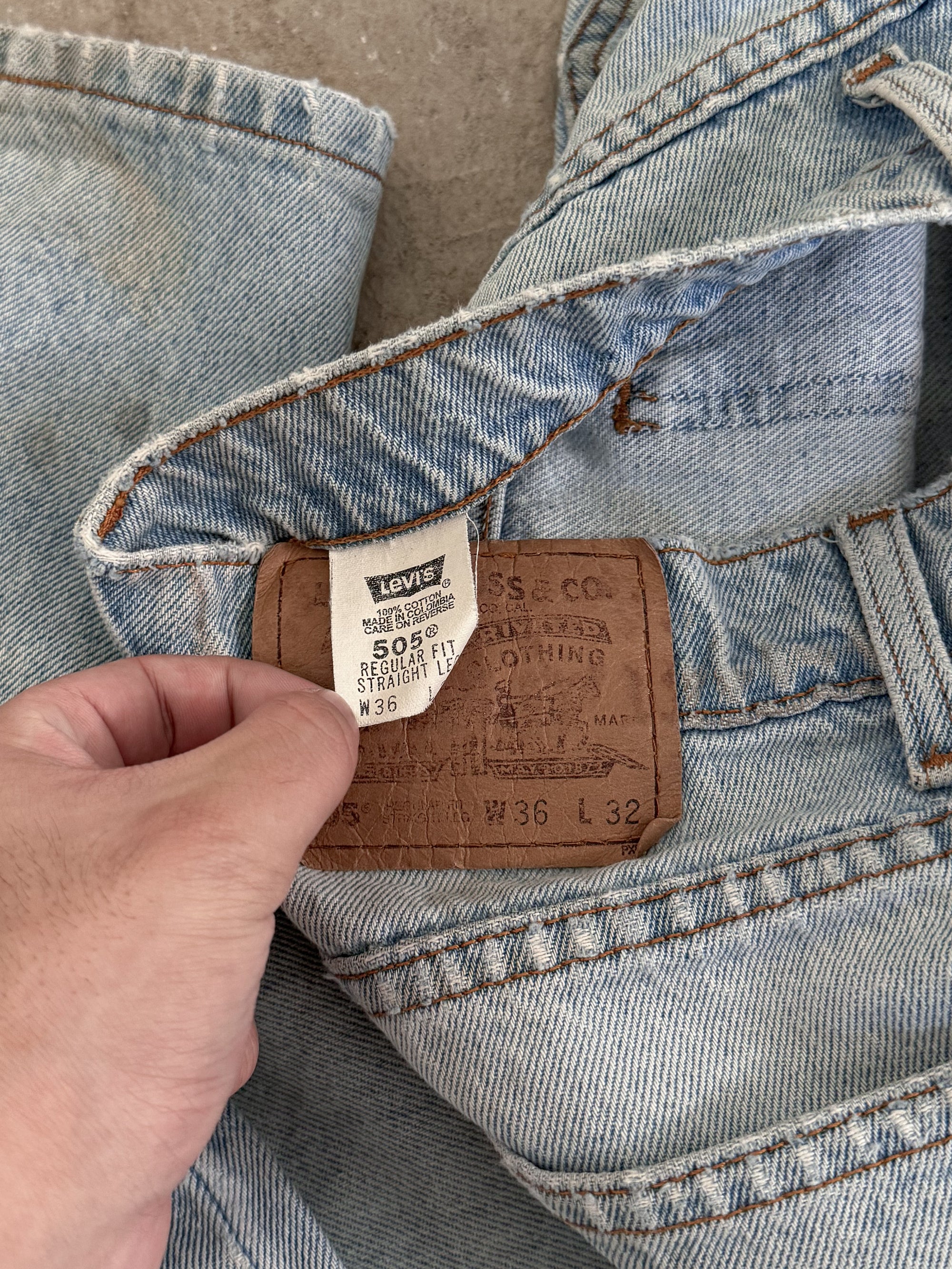 1990s Orange Tab Levis Faded Blue 505 (34X32)