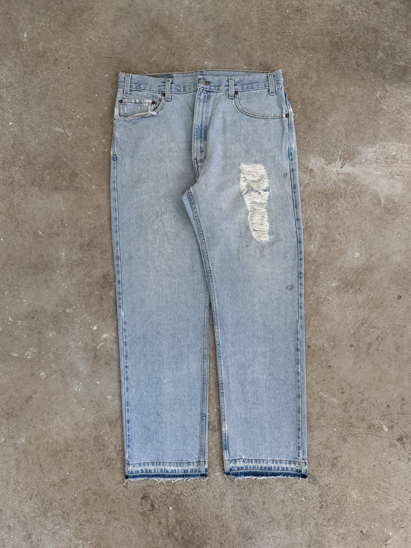 Early 00s Levis Distressed Faded Blue 505 Released Hem (34X30)