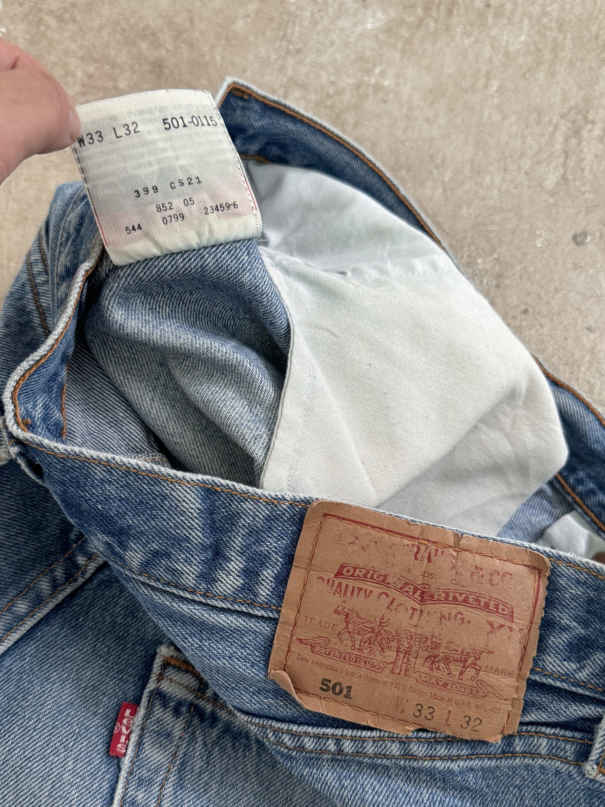 1990s Levis Faded Blue 501 Released Hem (31X31)