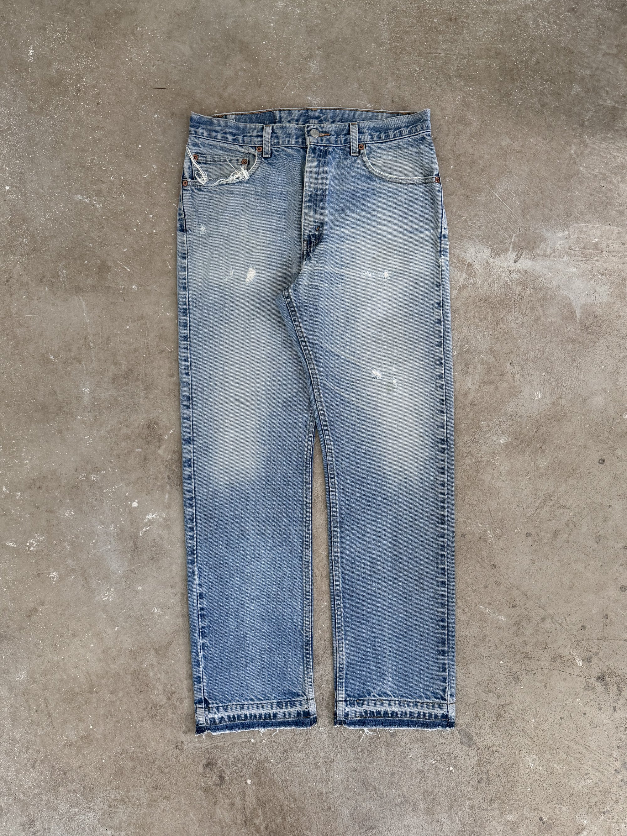 Early 00s Levis Faded Blue 505 Released Hem (32X30)