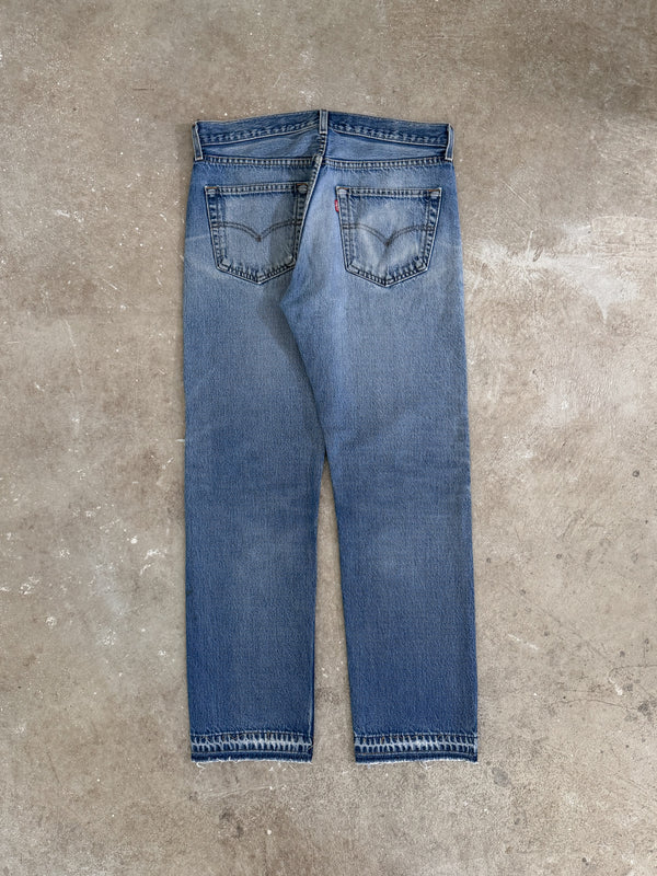 Early 00s Levis Faded Blue 501 Released Hem (32X29)