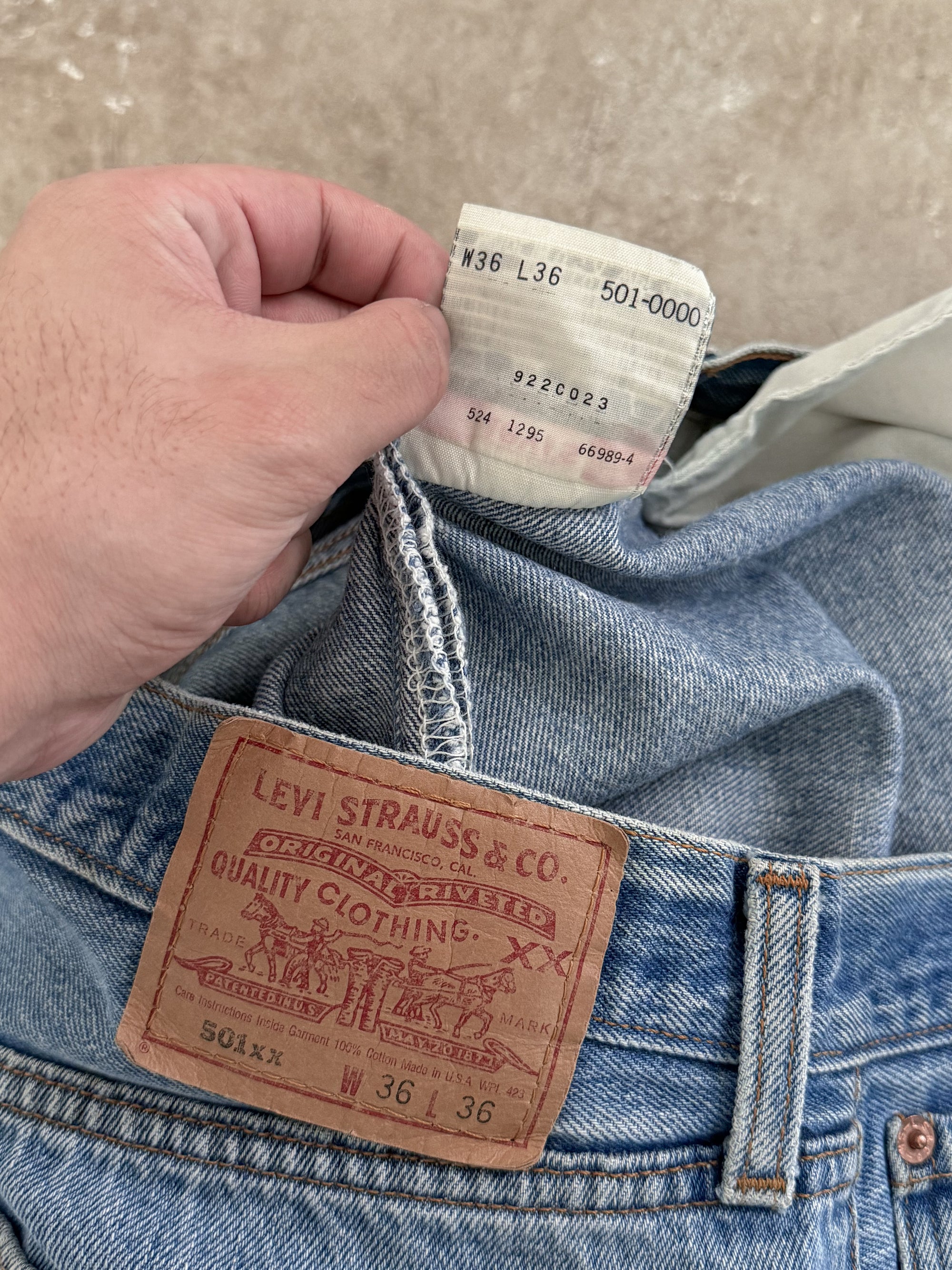 1990s Levis Faded Blue 501 Raw Hem (33X27)