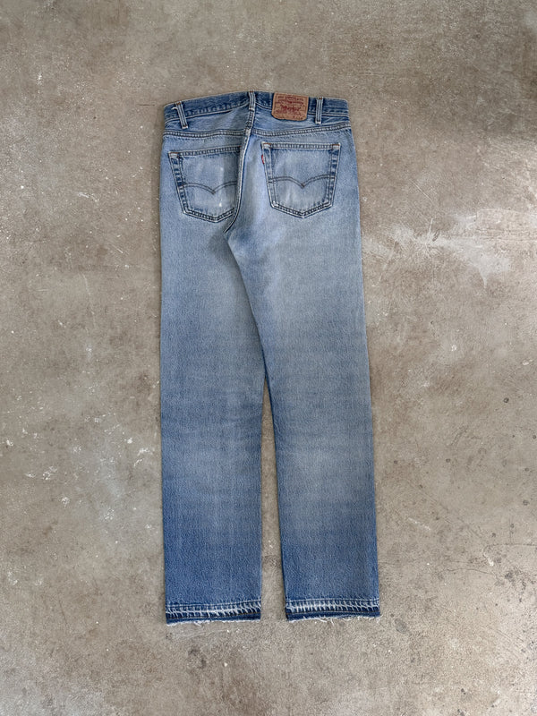 1980s Levis Faded Blue 501 Released Hem (30X32)