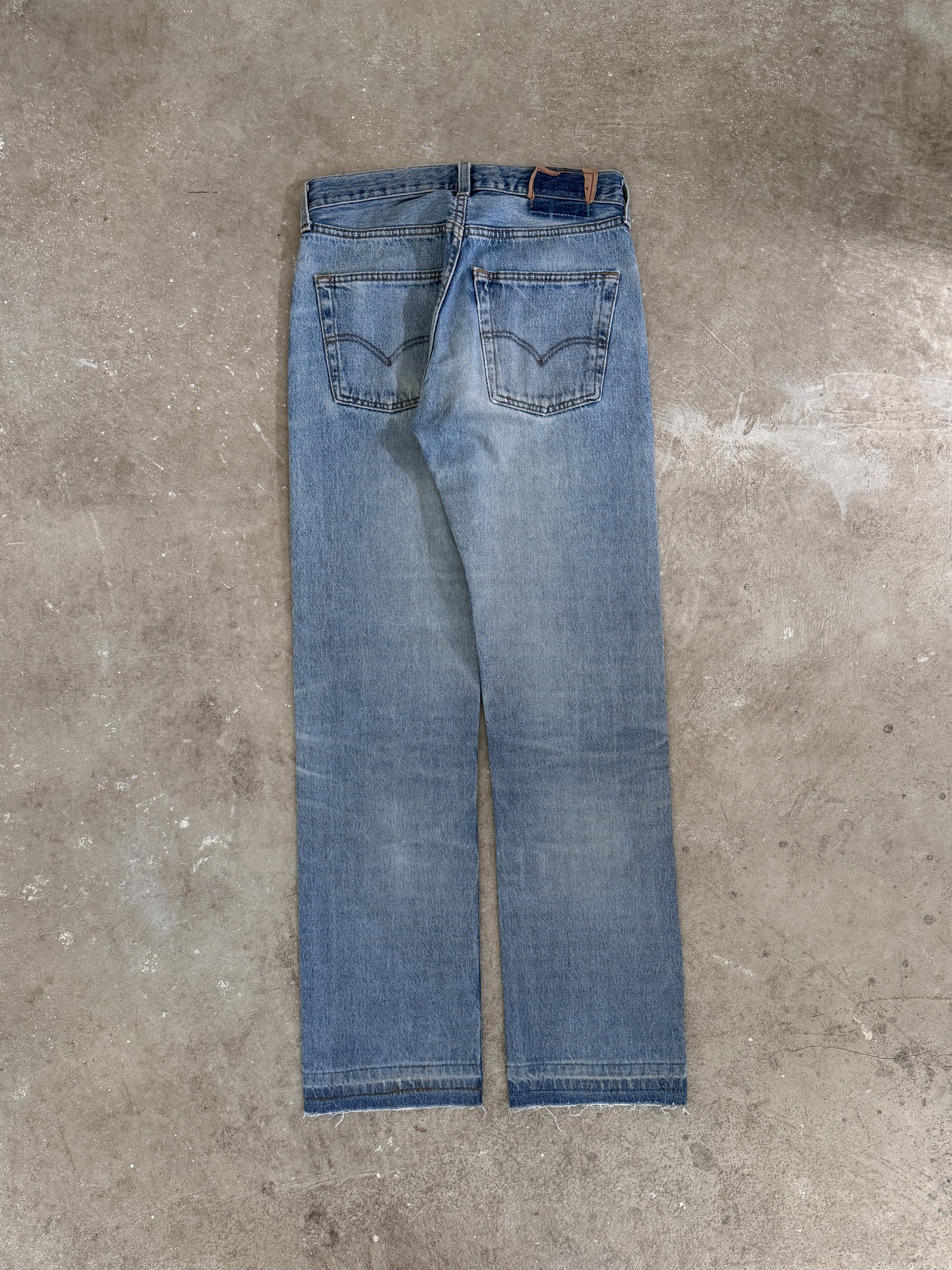 1990s/00s Levis Faded Blue 501 Released Hem (28X31)