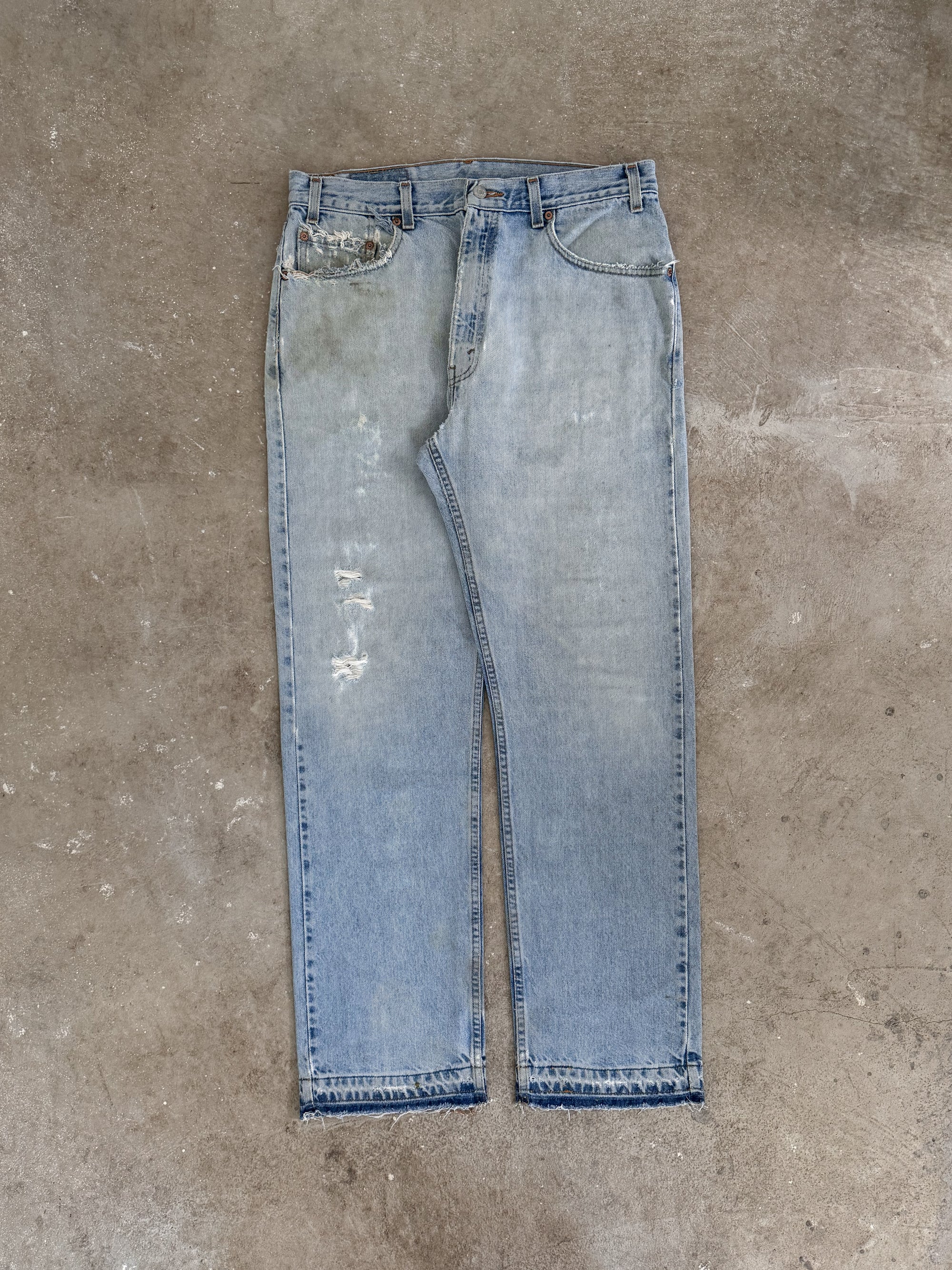 Early 00s Levis Faded Blue 505 Released Hem (34X32)