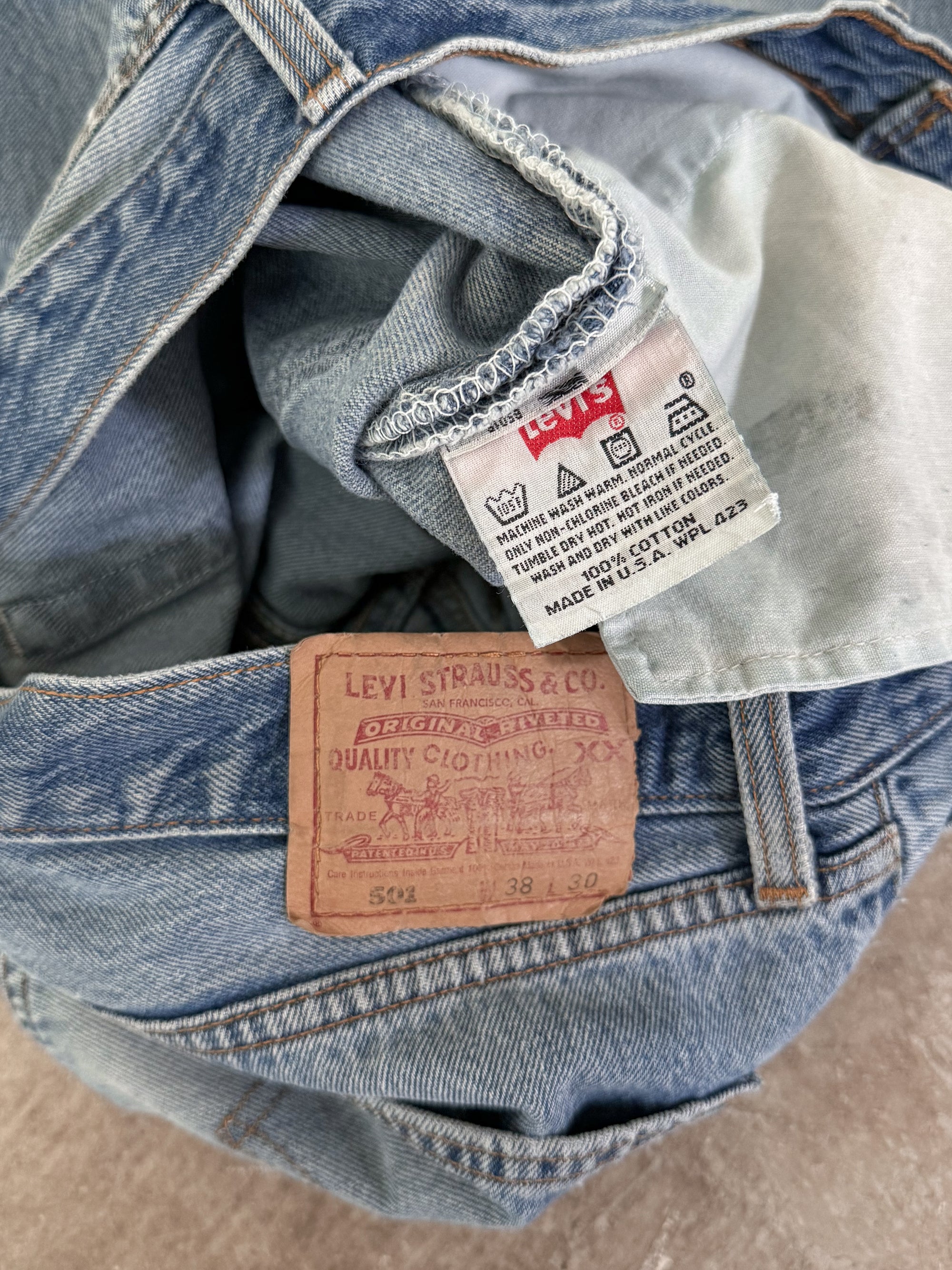 1990s Levis Faded Blue 501 Released Hem (36X30)