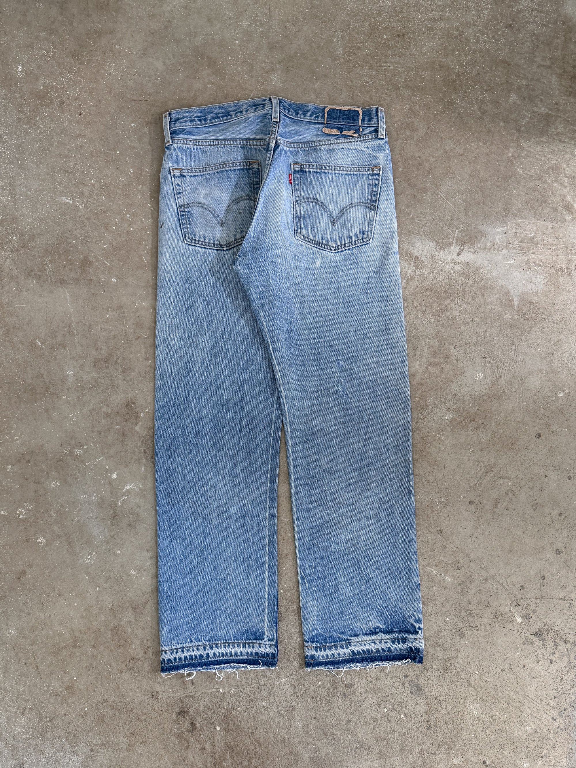 Early 00s Levis Faded Blue 501 Released Hem (32X31)