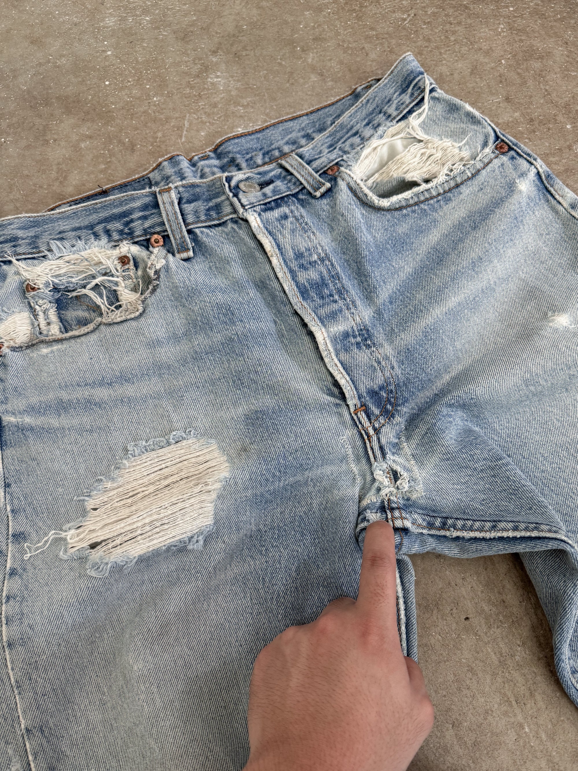 1990s Levis Distressed Faded Blue 501 Released Hem (30X32)