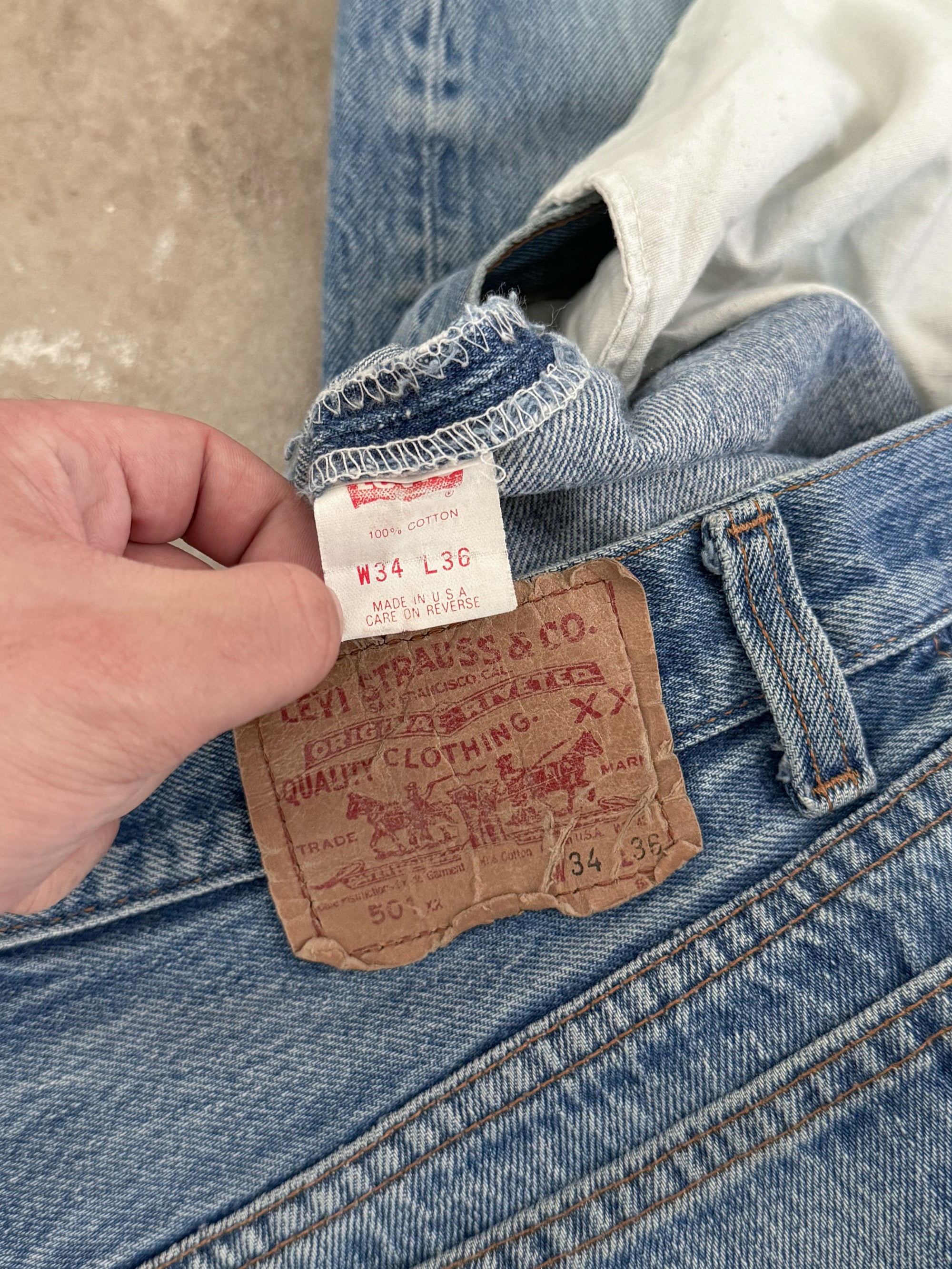 1990s Levis Faded Blue 501 Released Hem (31X28)