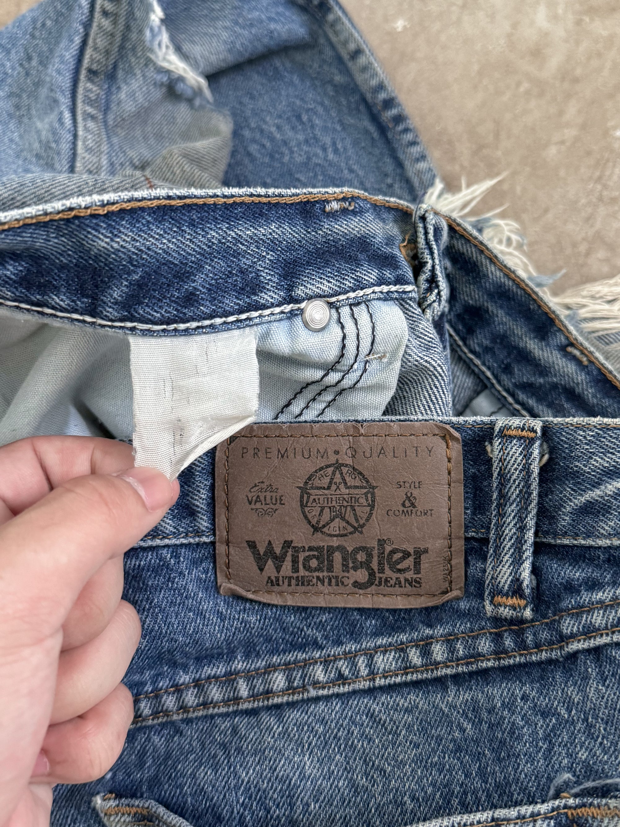 1990s/00s Wrangler Knee Blowout Released Hem Denim (29X30)