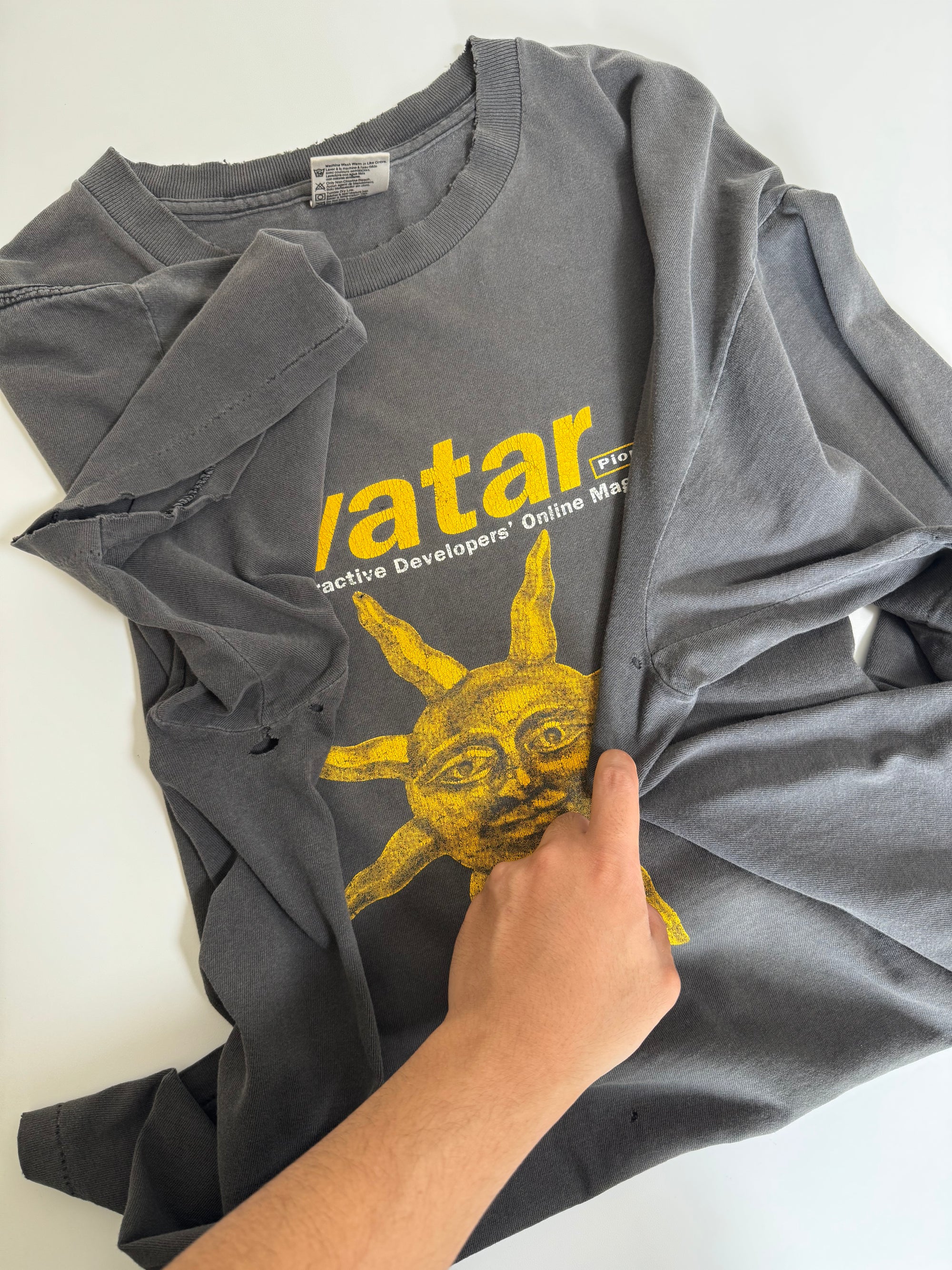 Mid 90s "Avatar Magazine" Faded Tee (XL)