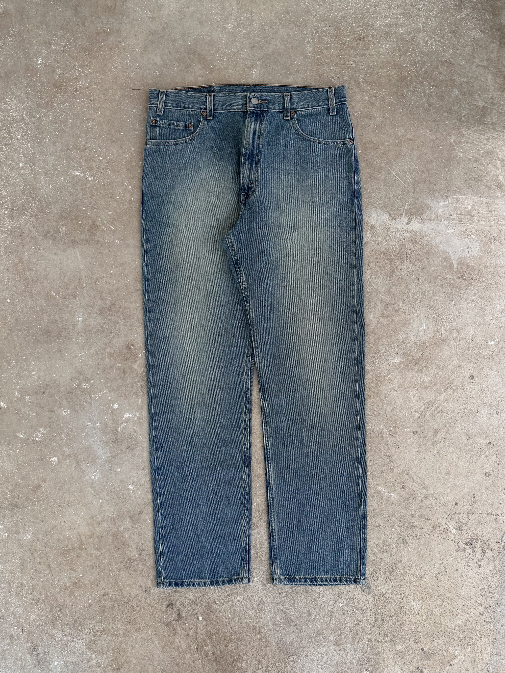 Early 00s Levis Faded Blue 505 (35X31)