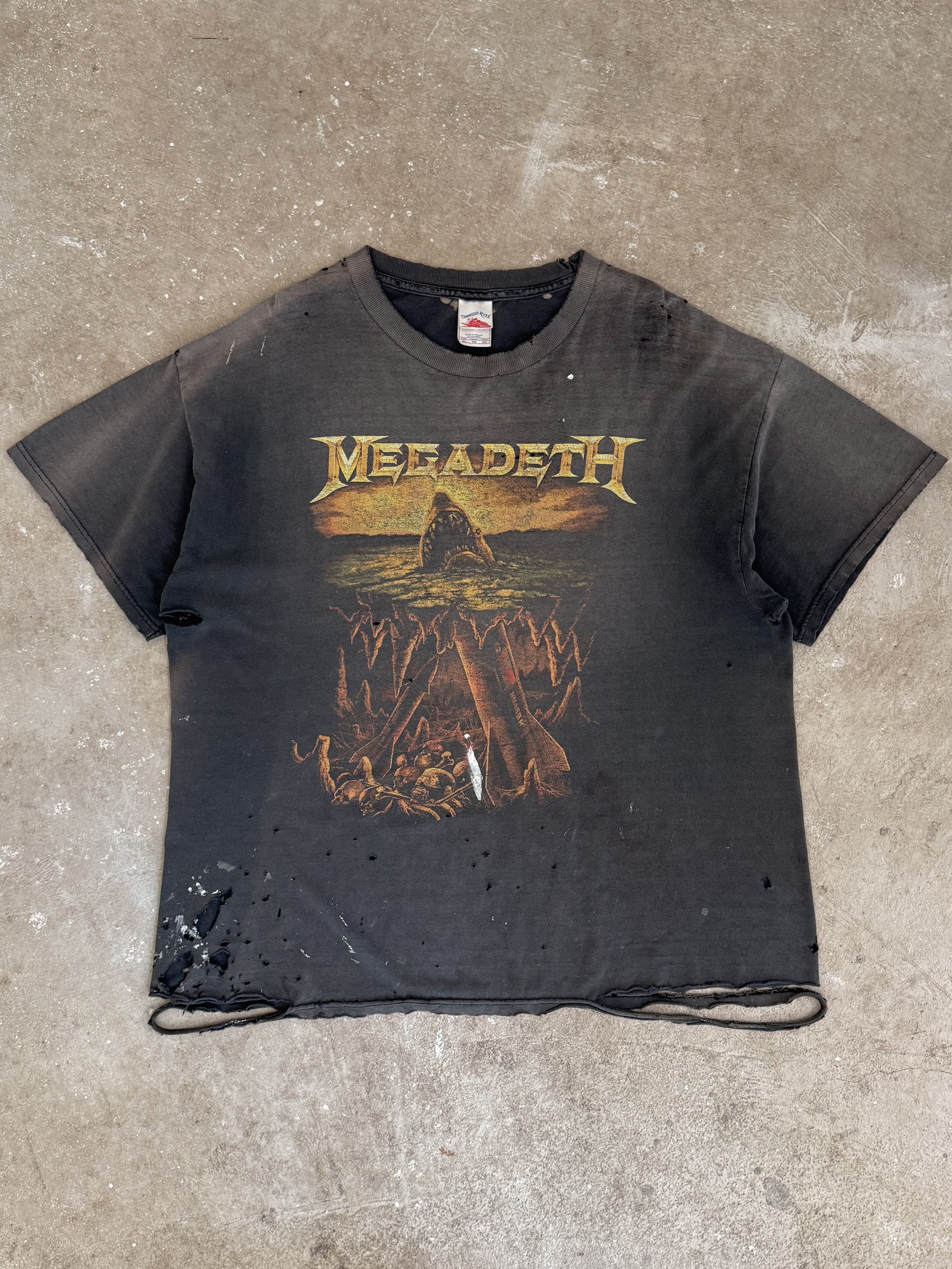 2000s Megadeth "Shark Nukes" Thrashed Tee (XL)