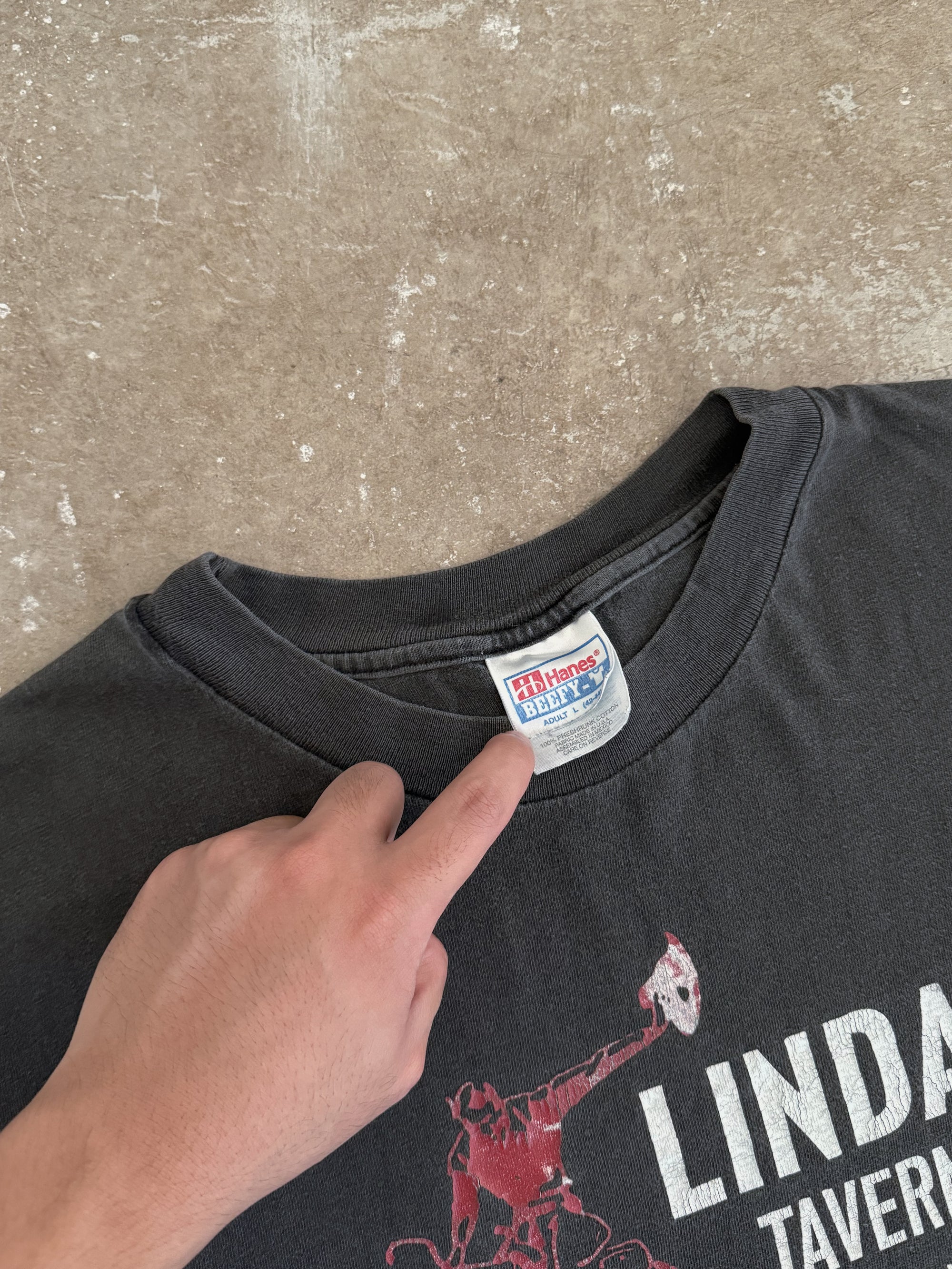 Late 90s "Linda's Tavern" Faded Tee (L)