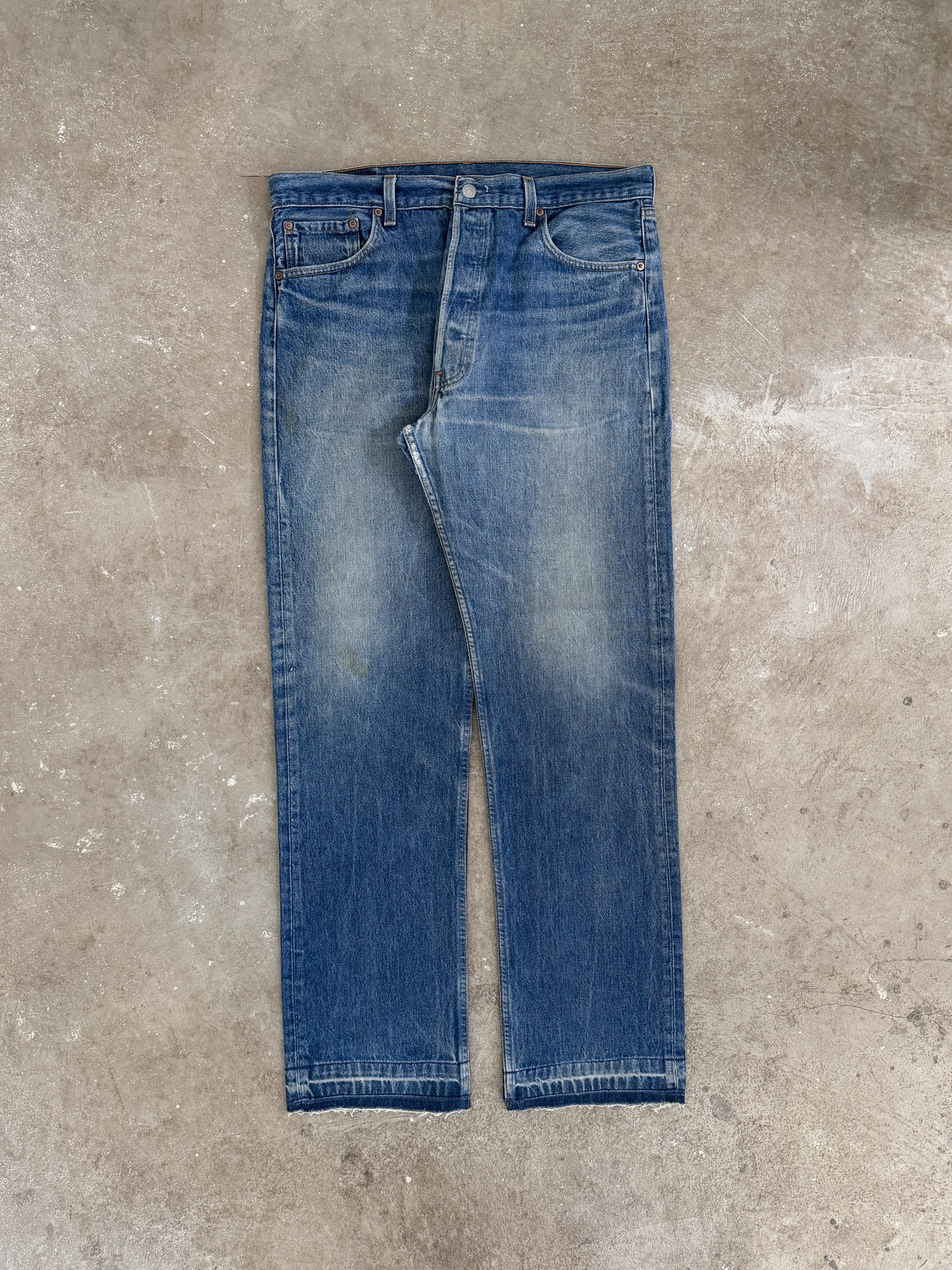 1990s Levis Faded Blue 501 Released Hem (35X32)