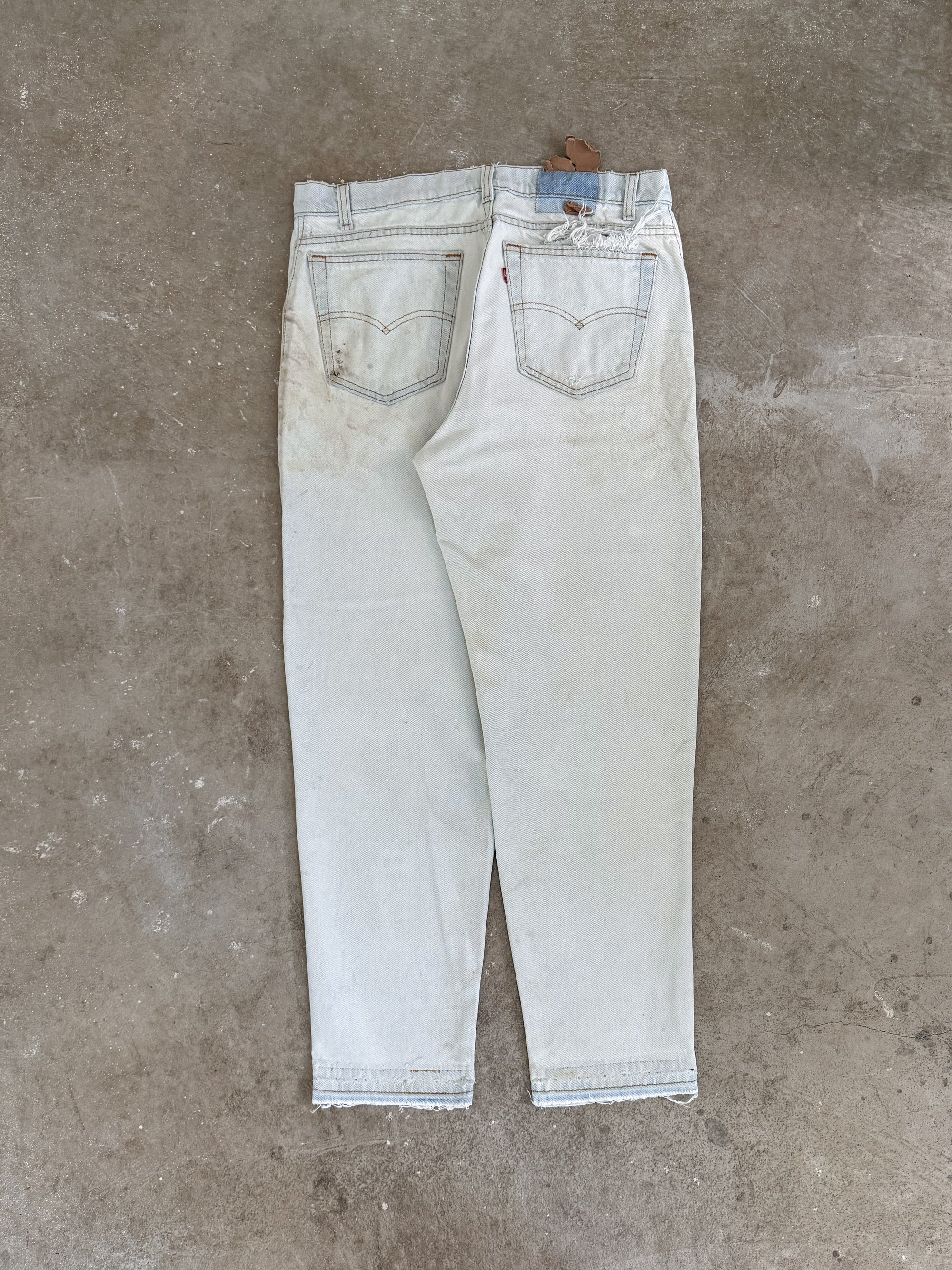 1990s Levis Dirty Pale Blue 550 Released Hem (33X29)