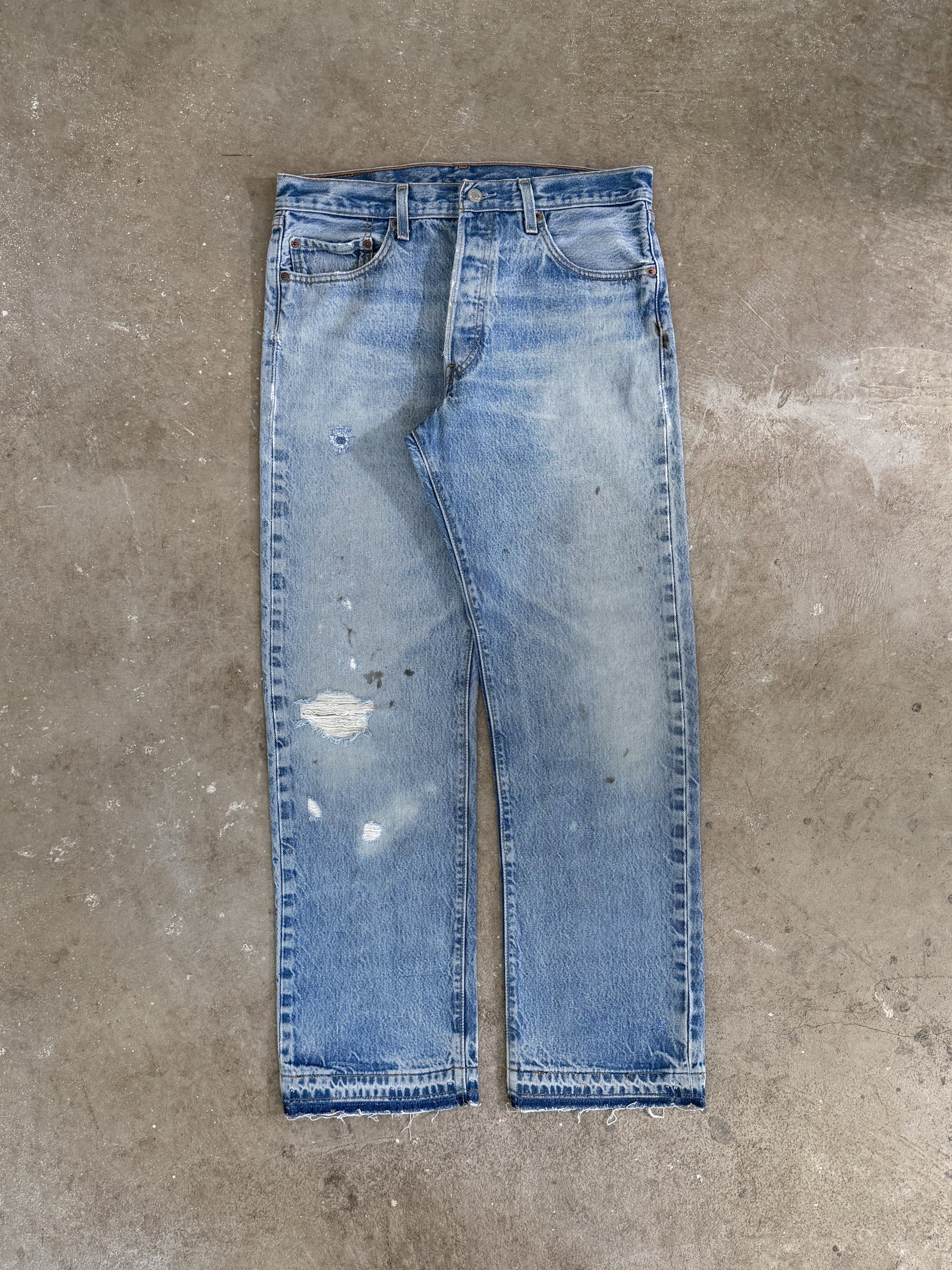 Early 00s Levis Faded Blue 501 Released Hem (32X31)