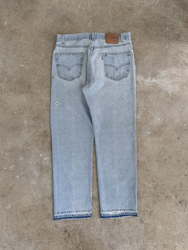 Early 00s Levis Distressed Faded Blue 505 Released Hem (34X30)