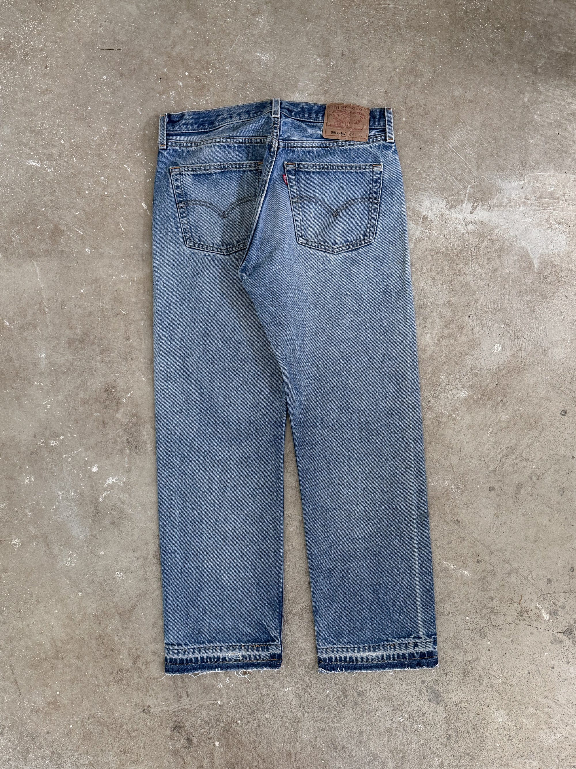 Early 00s Levis Faded Blue 501 Released Hem (31X27)