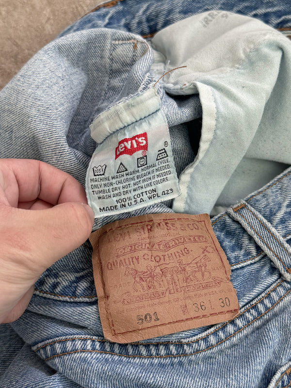 1990s Levis Faded Blue 501 Released Hem (33X30)