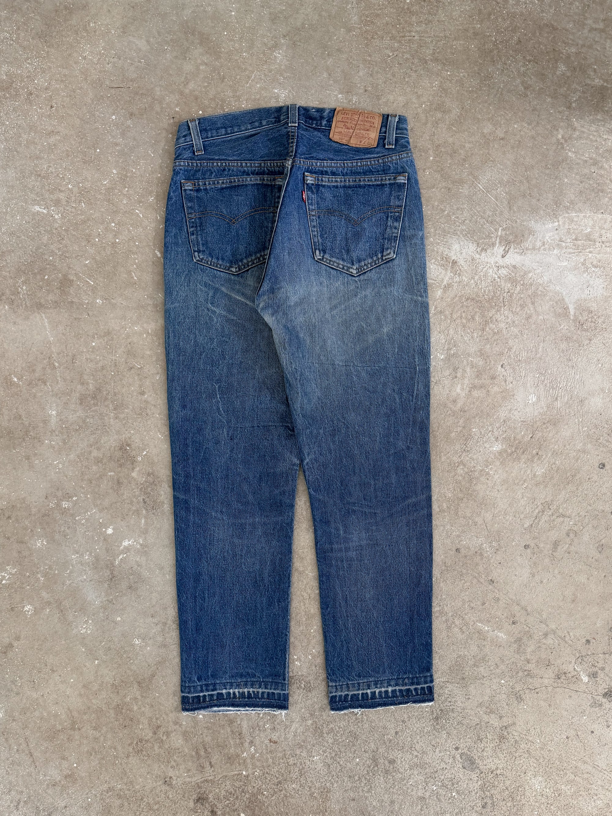 1980s Levis Faded Blue 501 Released Hem (29X27)