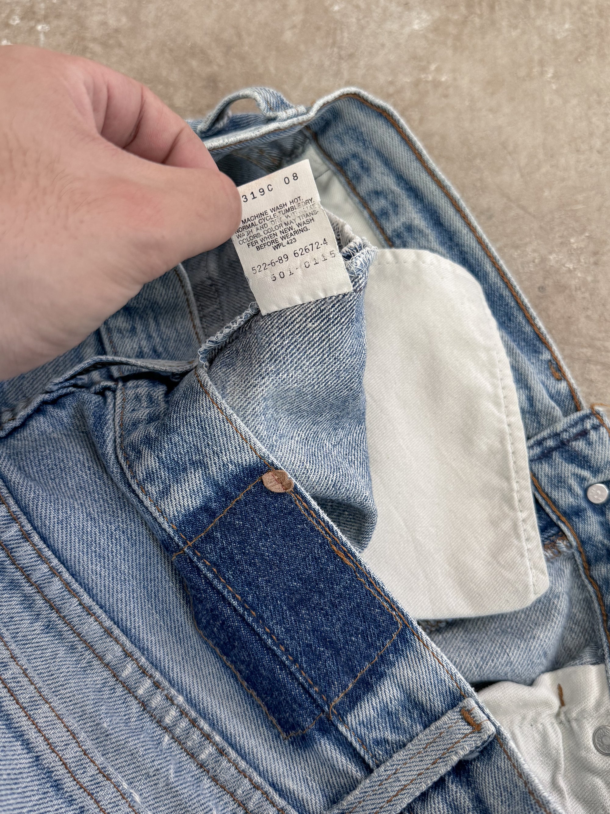 1980s Levis Faded Blue 501 Released Hem (32X30)