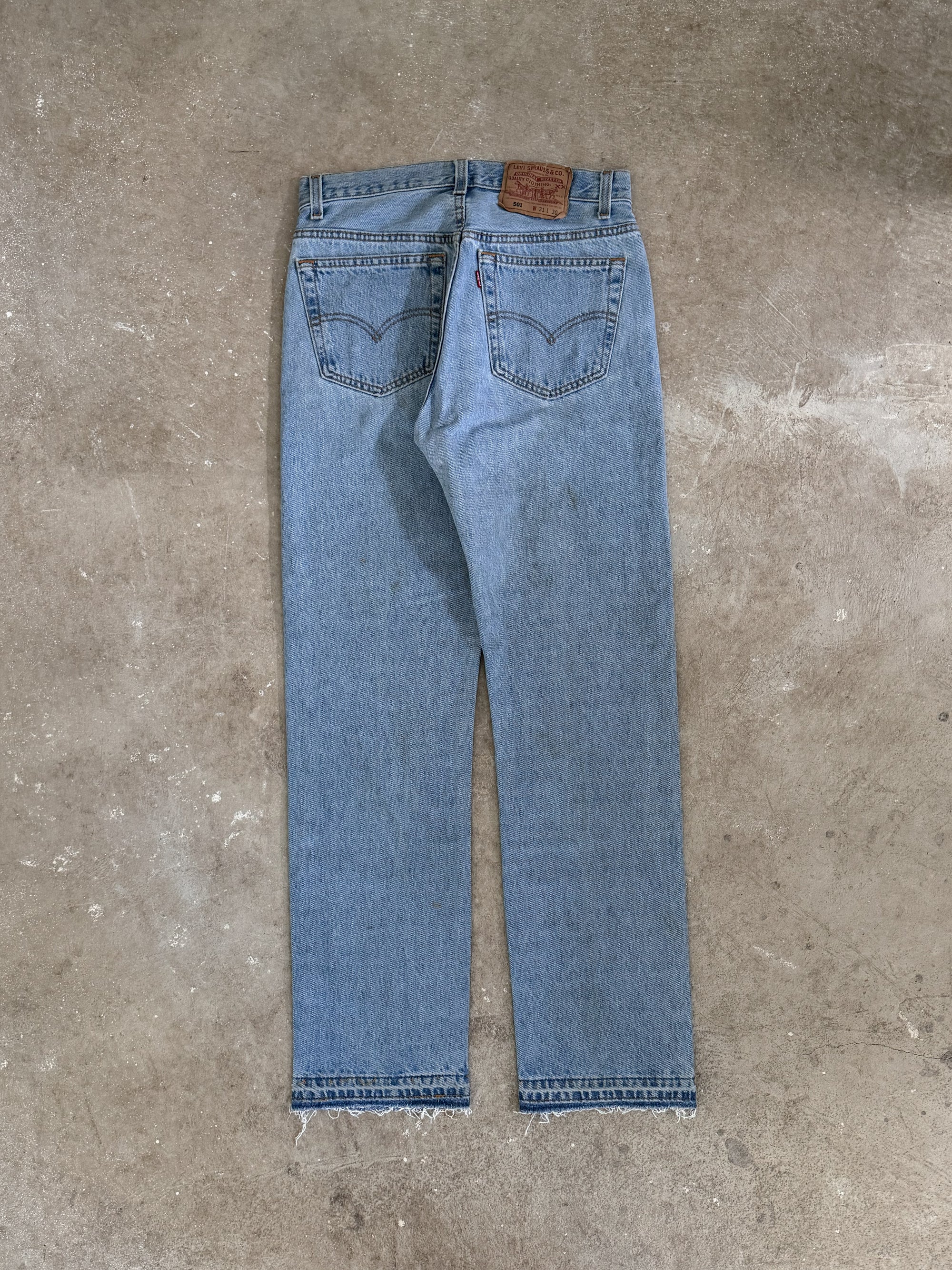 1990s Levis Faded Blue 501 Released Hem (28X30)