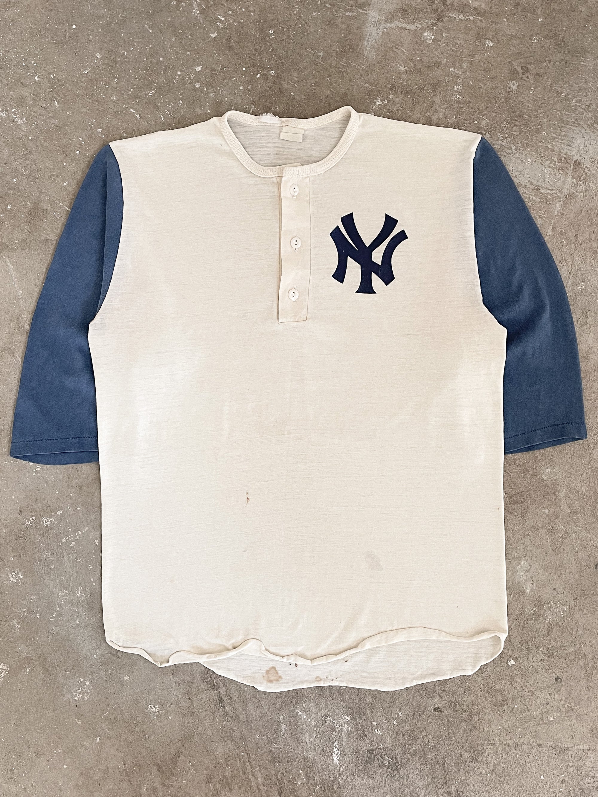 1980s “NY Yankees” Single Stitched Henley Baseball Tee (M)