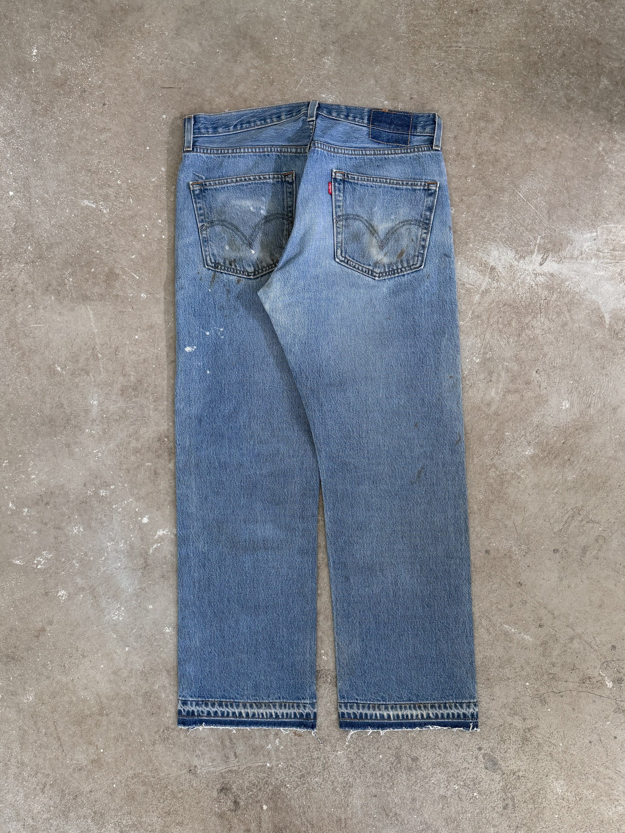 Early 00s Levis Faded Blue 501 Released Hem (33X29)