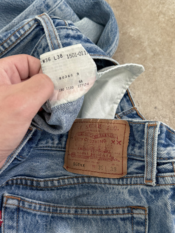 Early 00s Levis Faded Blue 501 (33X33)