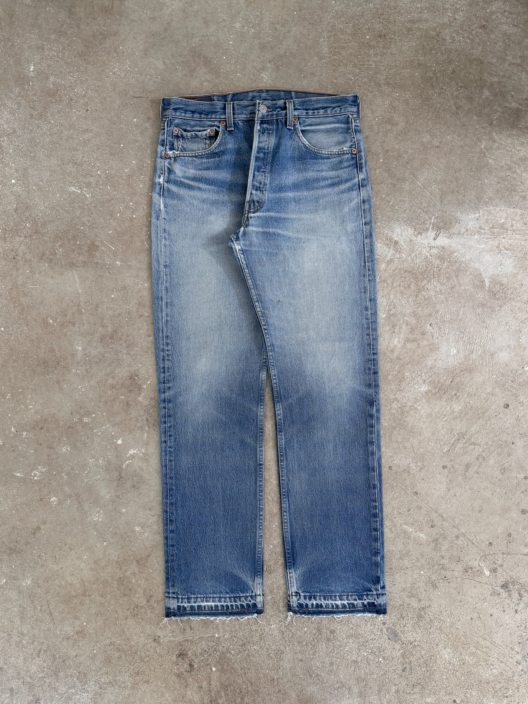 1990s Levis Faded Blue 501 Released Hem (31X31)