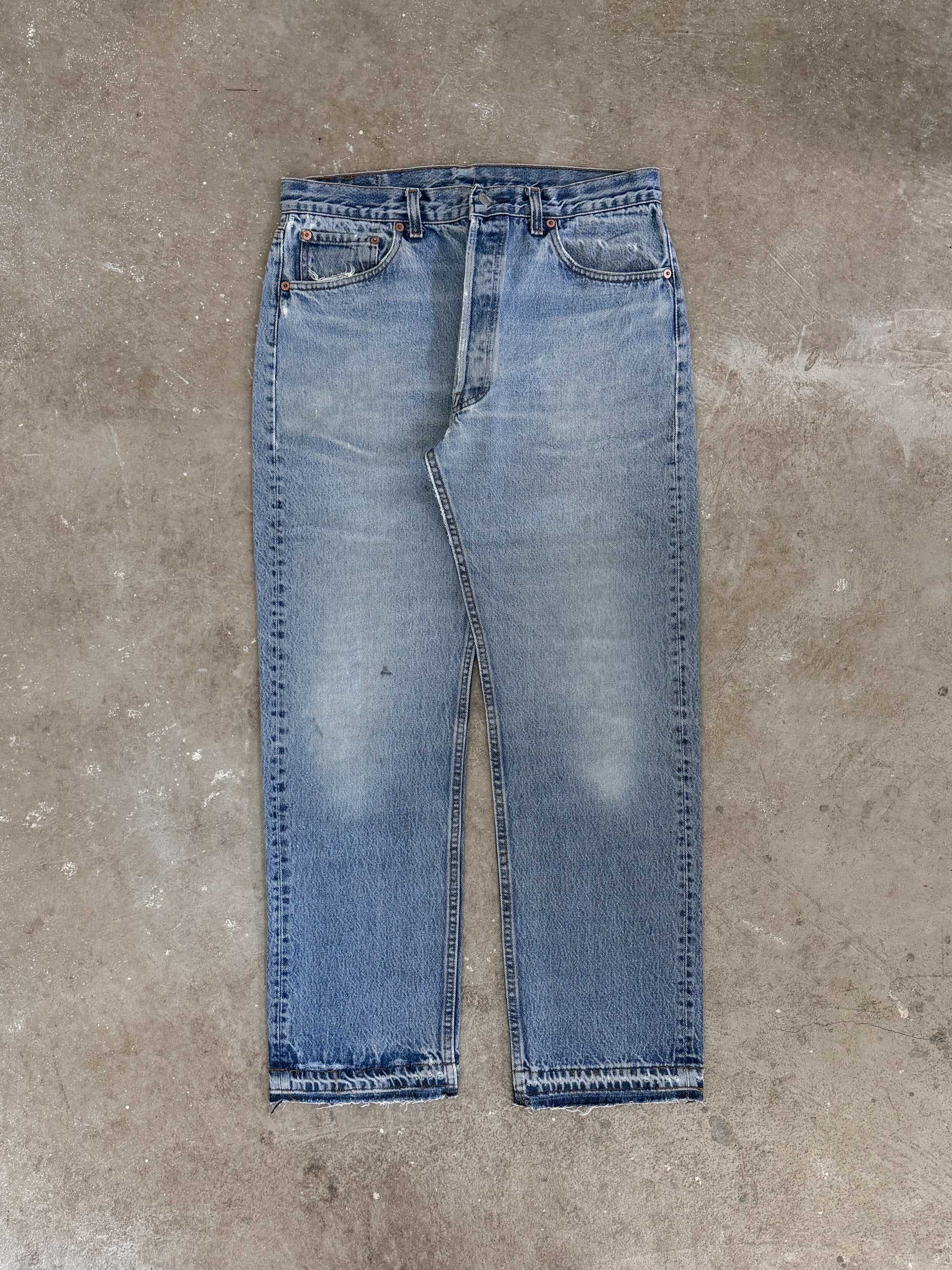 1980s Levis Faded Blue 501 Released Hem (31X29)