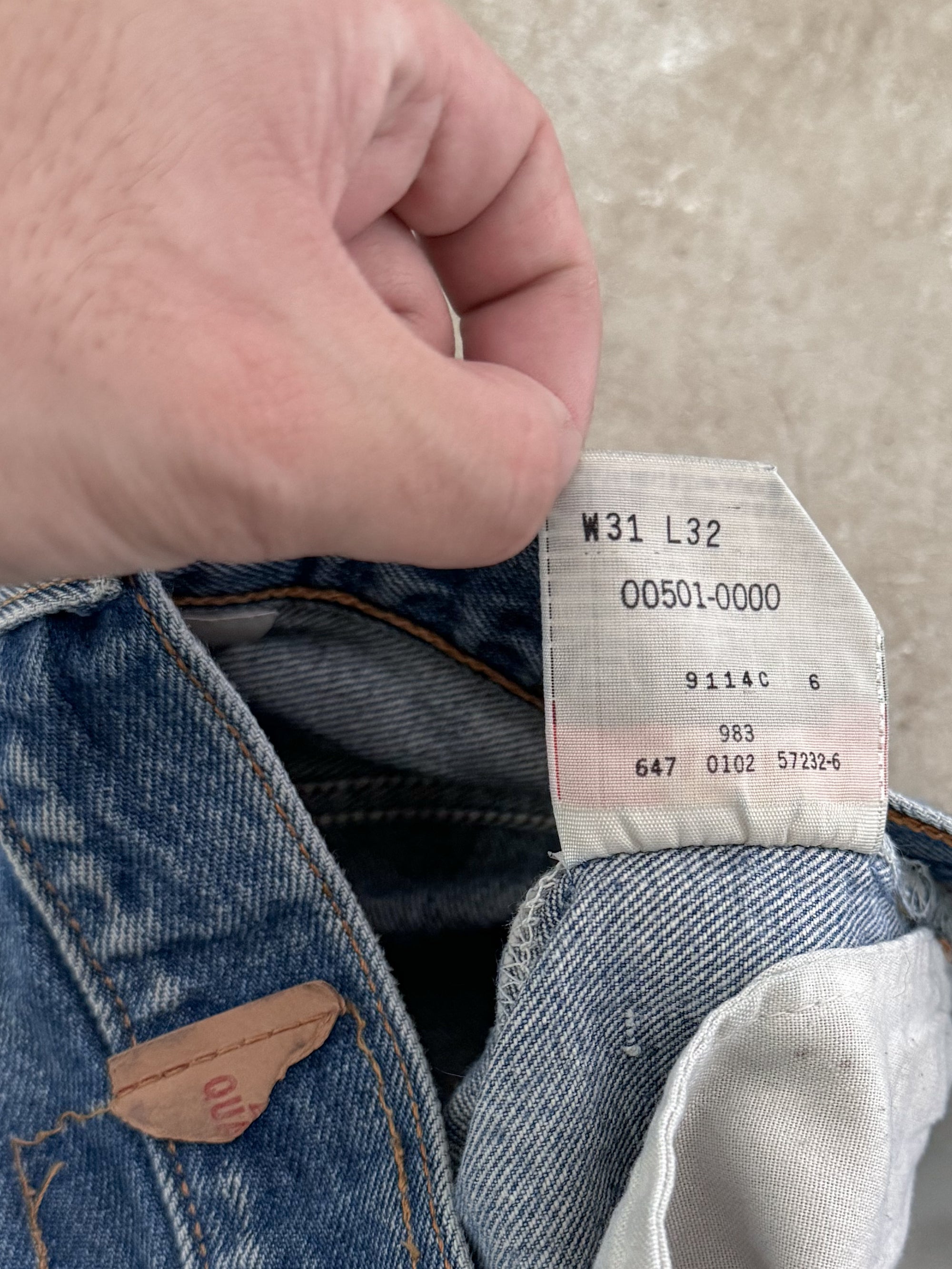 Early 00s Levis Faded Blue 501 Released Hem (28X28)