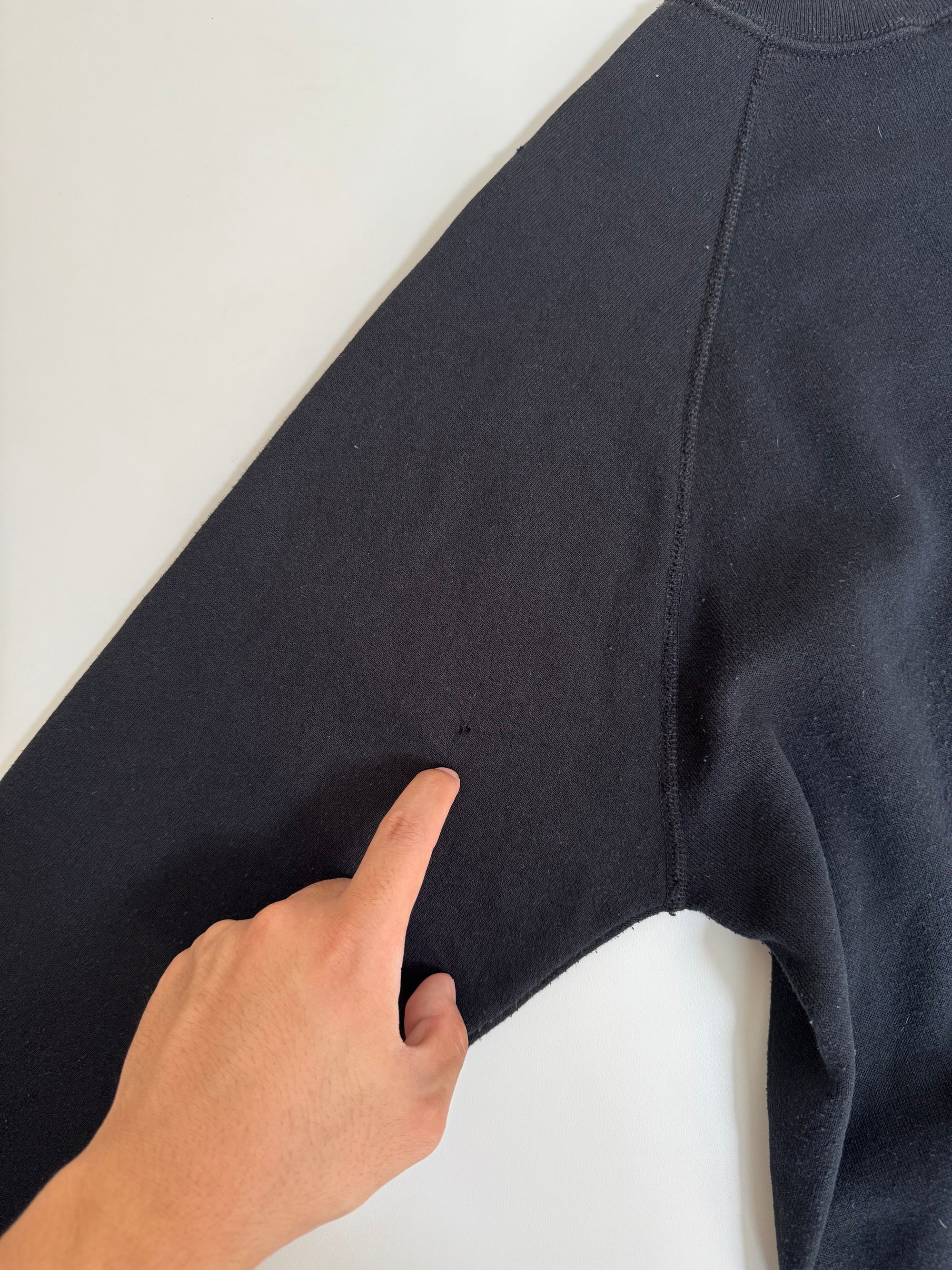 1990s Black Raglan Sweatshirt (S)