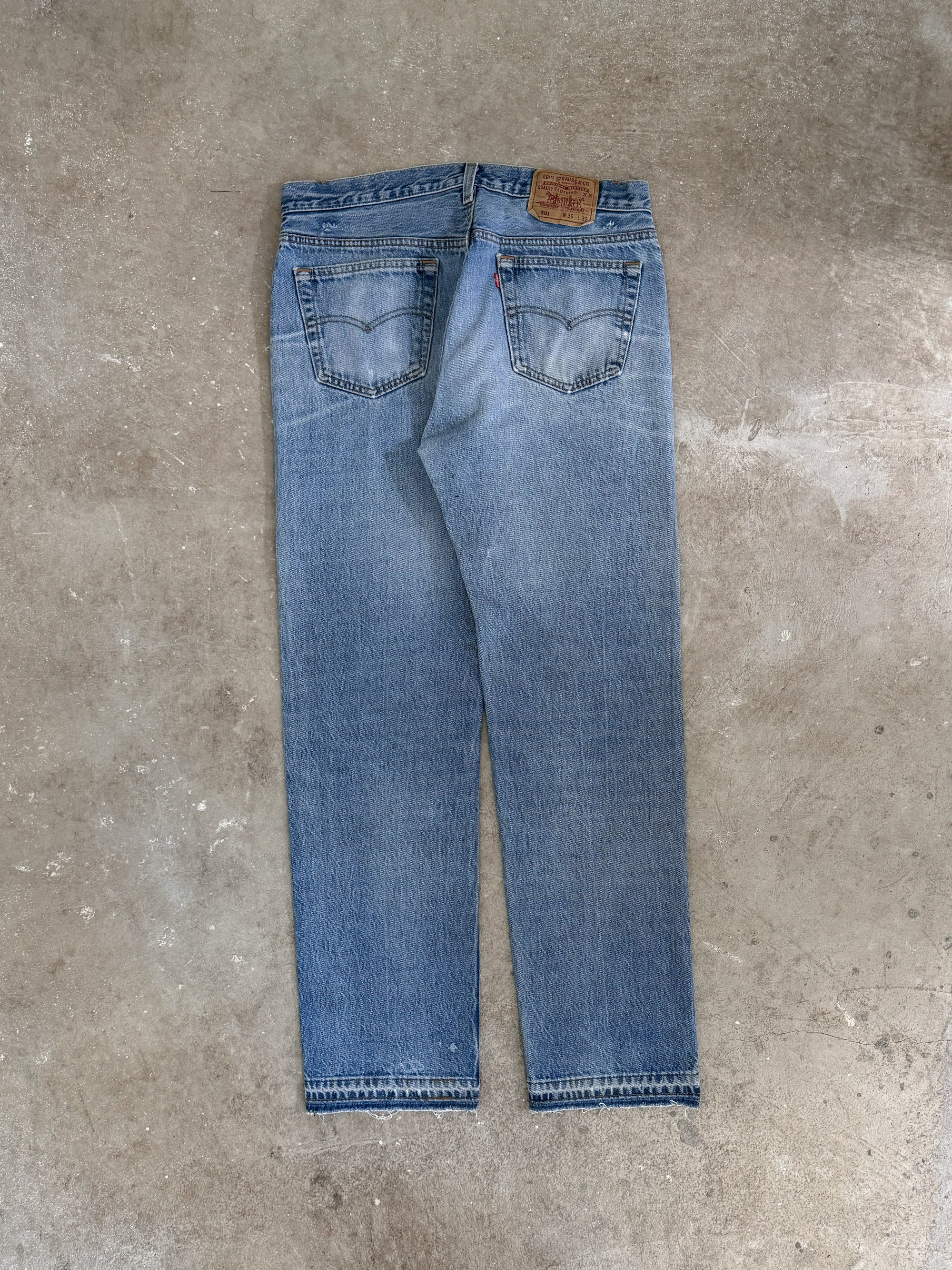 1990s Levis Faded Blue 501 Released Hem (33X31)